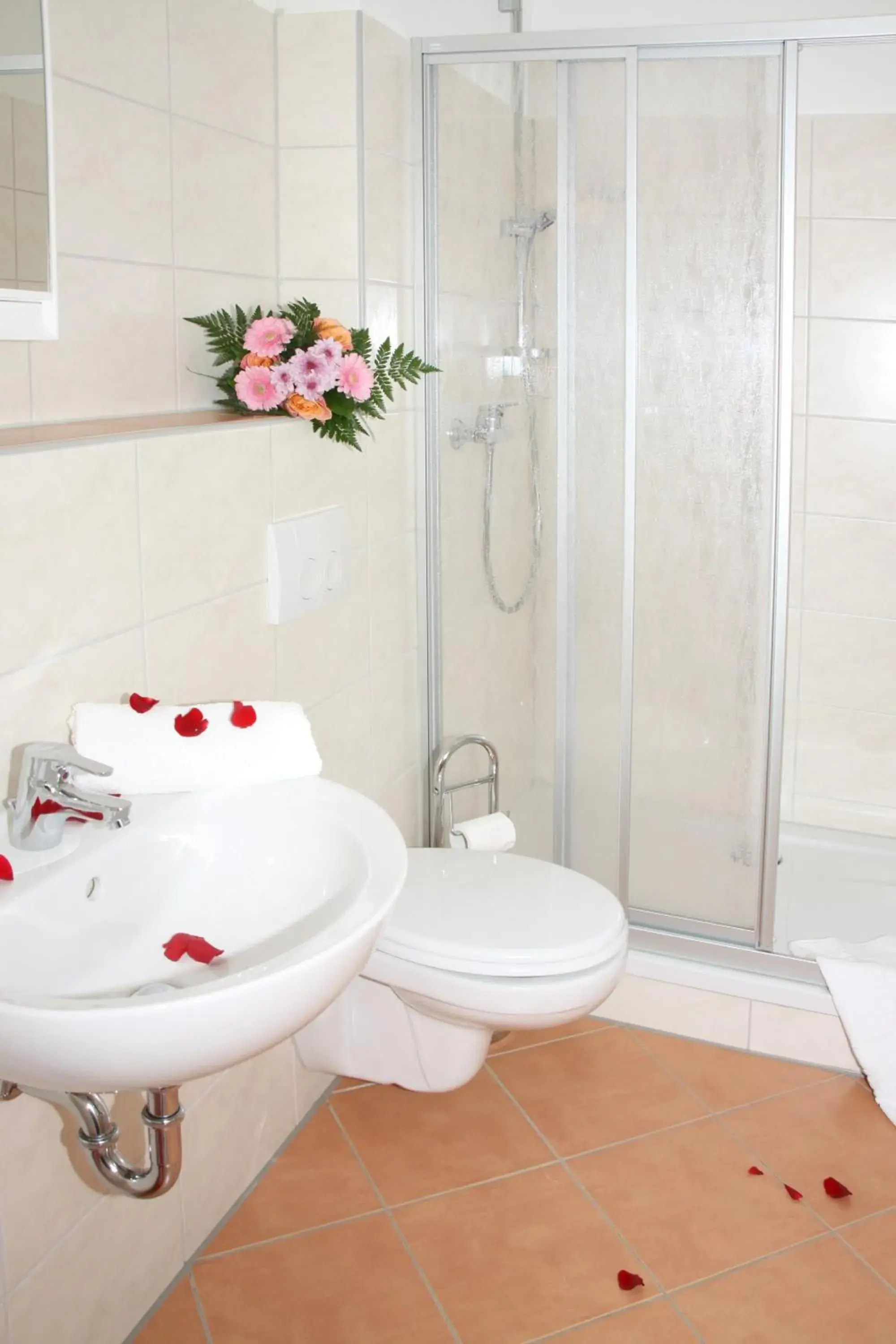 Triple Room with Bathroom in Sporthotel Glück Auf Mönchenfrei Triple Room with Bathroom in Sporthotel Glück Auf Mönchenfrei