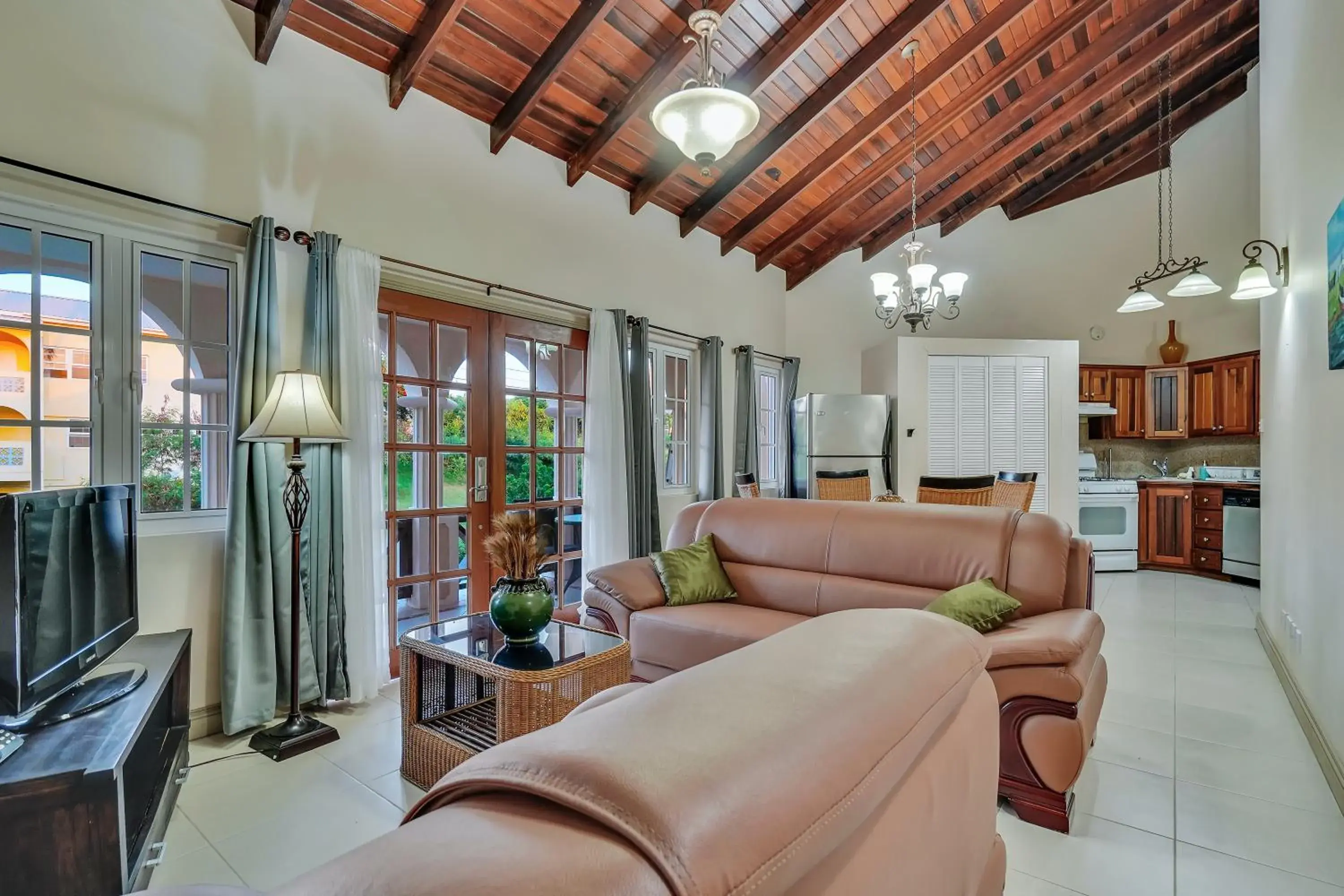 Suite with Pool View - single occupancy in Mandela Court Suites Grenada Suite with Pool View - single occupancy in Mandela Court Suites Grenada