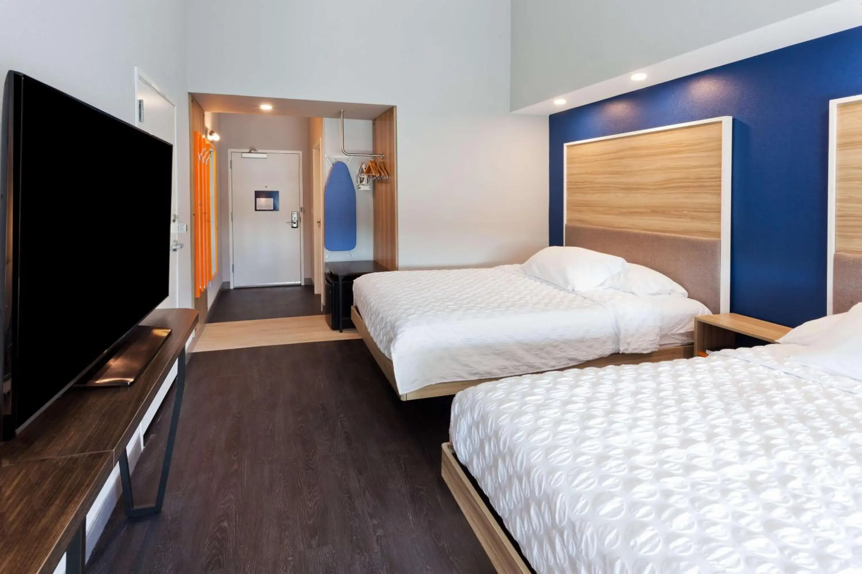 Queen Room with Two Queen Beds in Tru by Hilton Auburn Queen Room with Two Queen Beds in Tru by Hilton Auburn