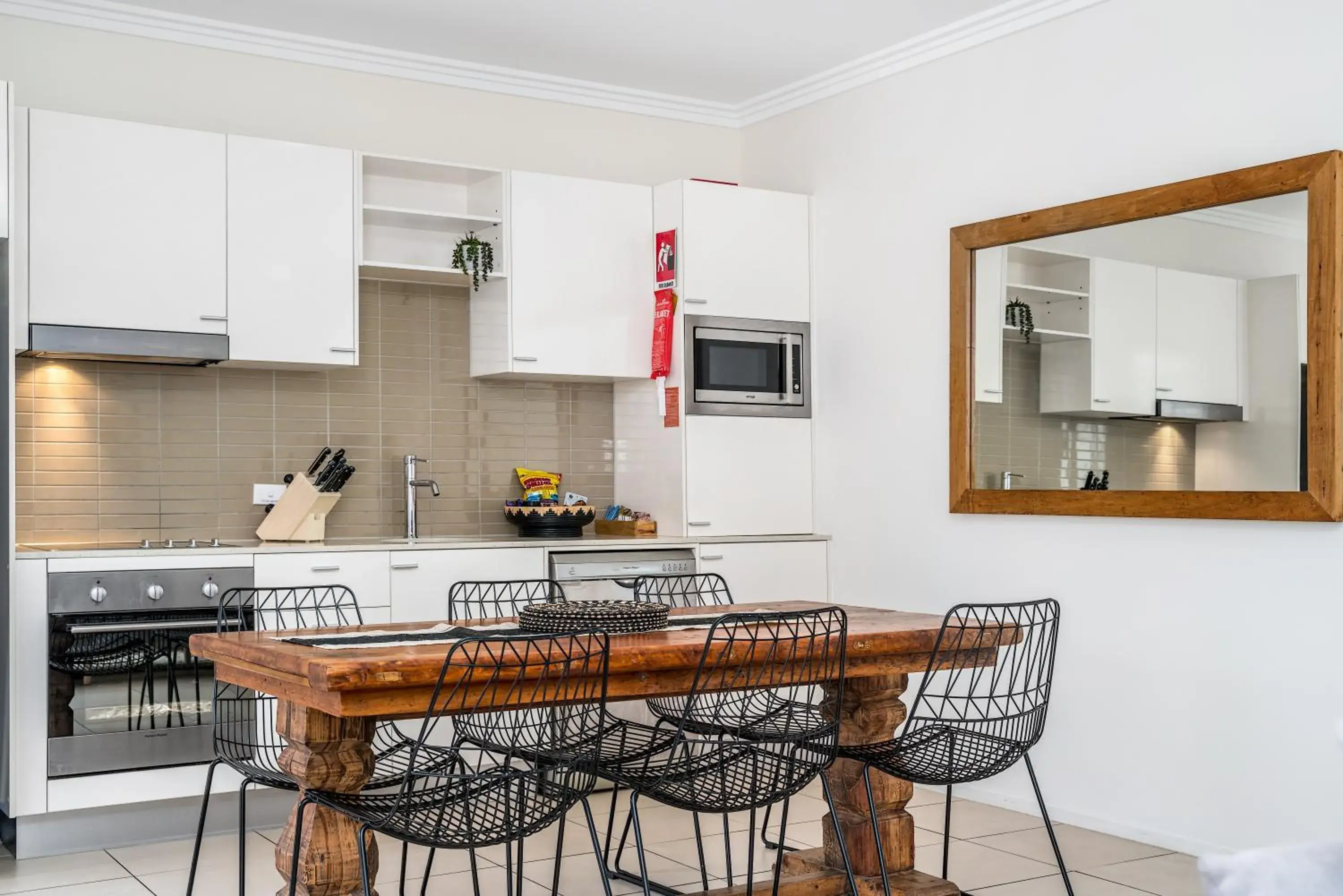 Two-Bedroom Apartment with Two Bathrooms in Byron Bay Hotel and Apartments Two-Bedroom Apartment with Two Bathrooms in Byron Bay Hotel and Apartments