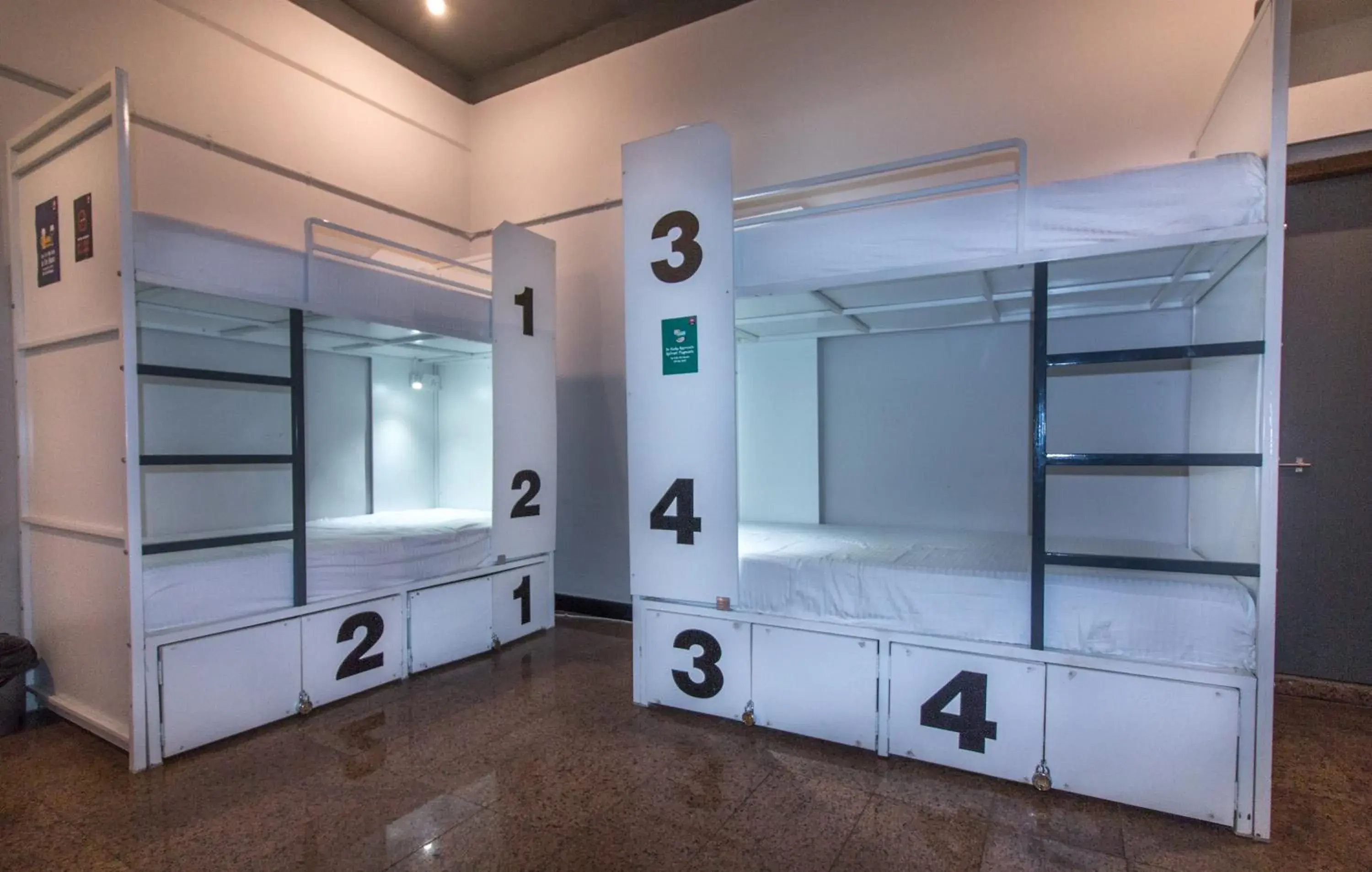 Bed in 6-Bed Mixed Dormitory Room in Backpacker Cowies Bed in 6-Bed Mixed Dormitory Room in Backpacker Cowies