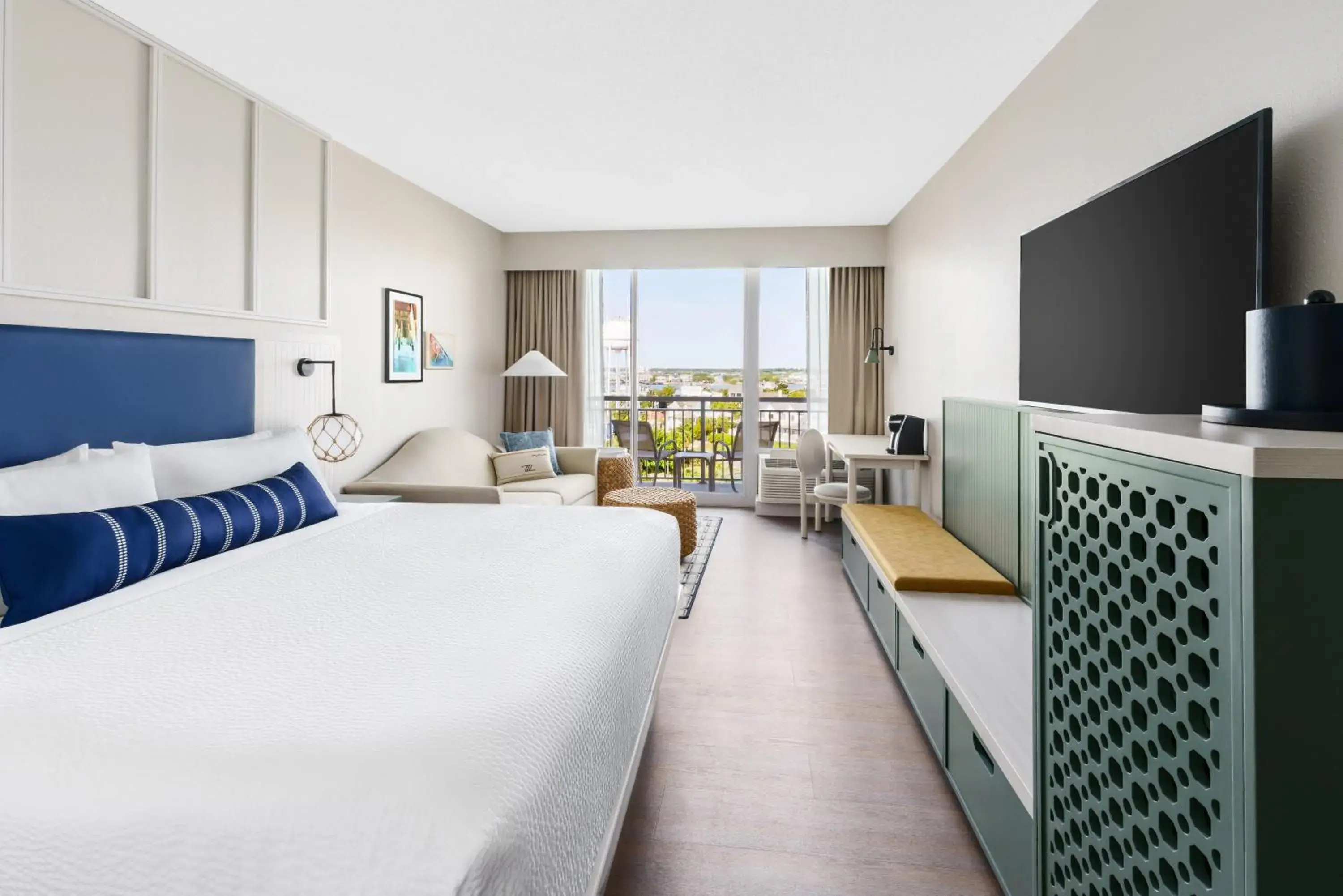 King Room - Mobility Access/Roll in Shower with Sunset View in Holiday Inn Resort Lumina on Wrightsville Beach by IHG King Room - Mobility Access/Roll in Shower with Sunset View in Holiday Inn Resort Lumina on Wrightsville Beach by IHG