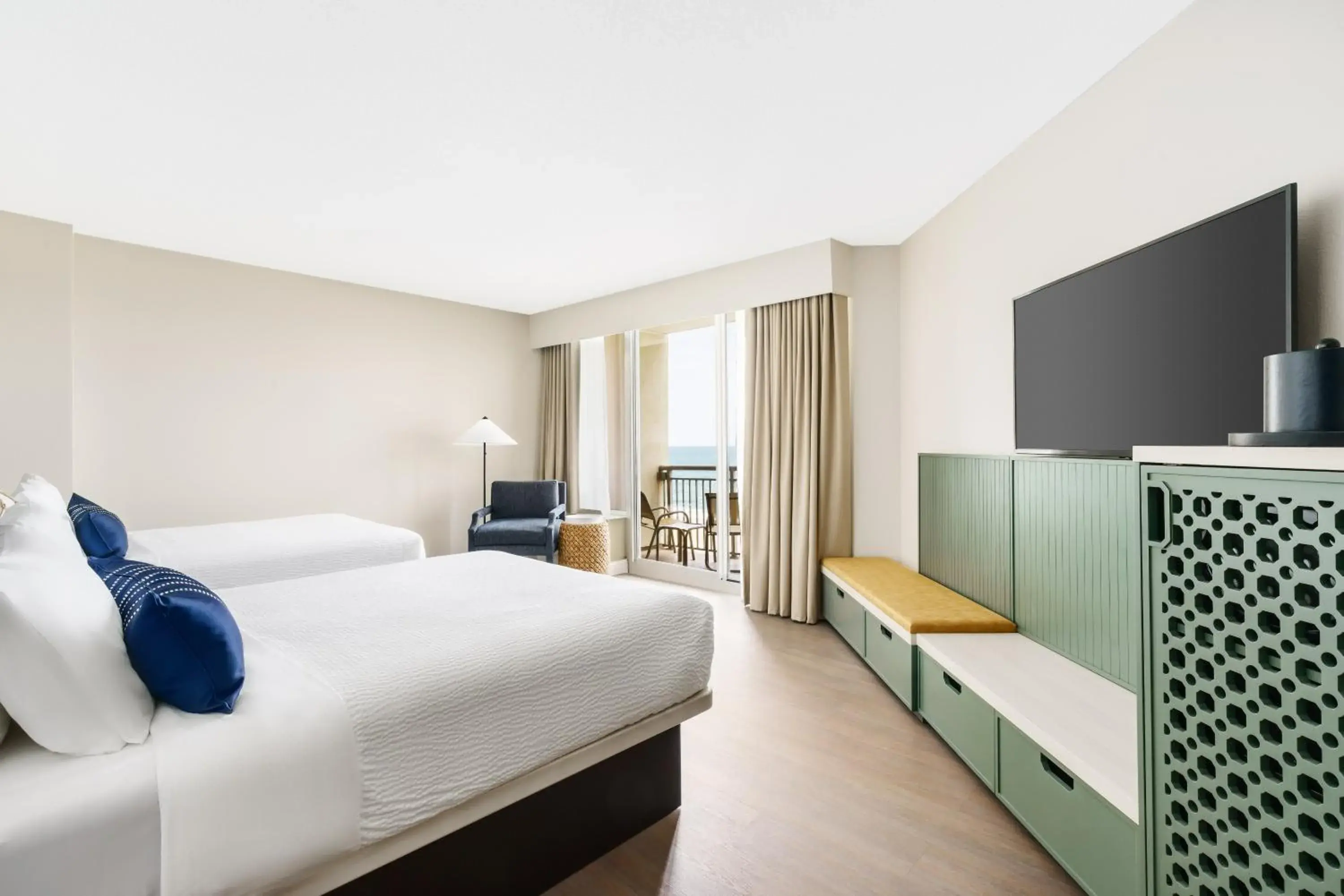 Deluxe Queen Room with Two Queen Beds and Ocean View in Holiday Inn Resort Lumina on Wrightsville Beach by IHG Deluxe Queen Room with Two Queen Beds and Ocean View in Holiday Inn Resort Lumina on Wrightsville Beach by IHG