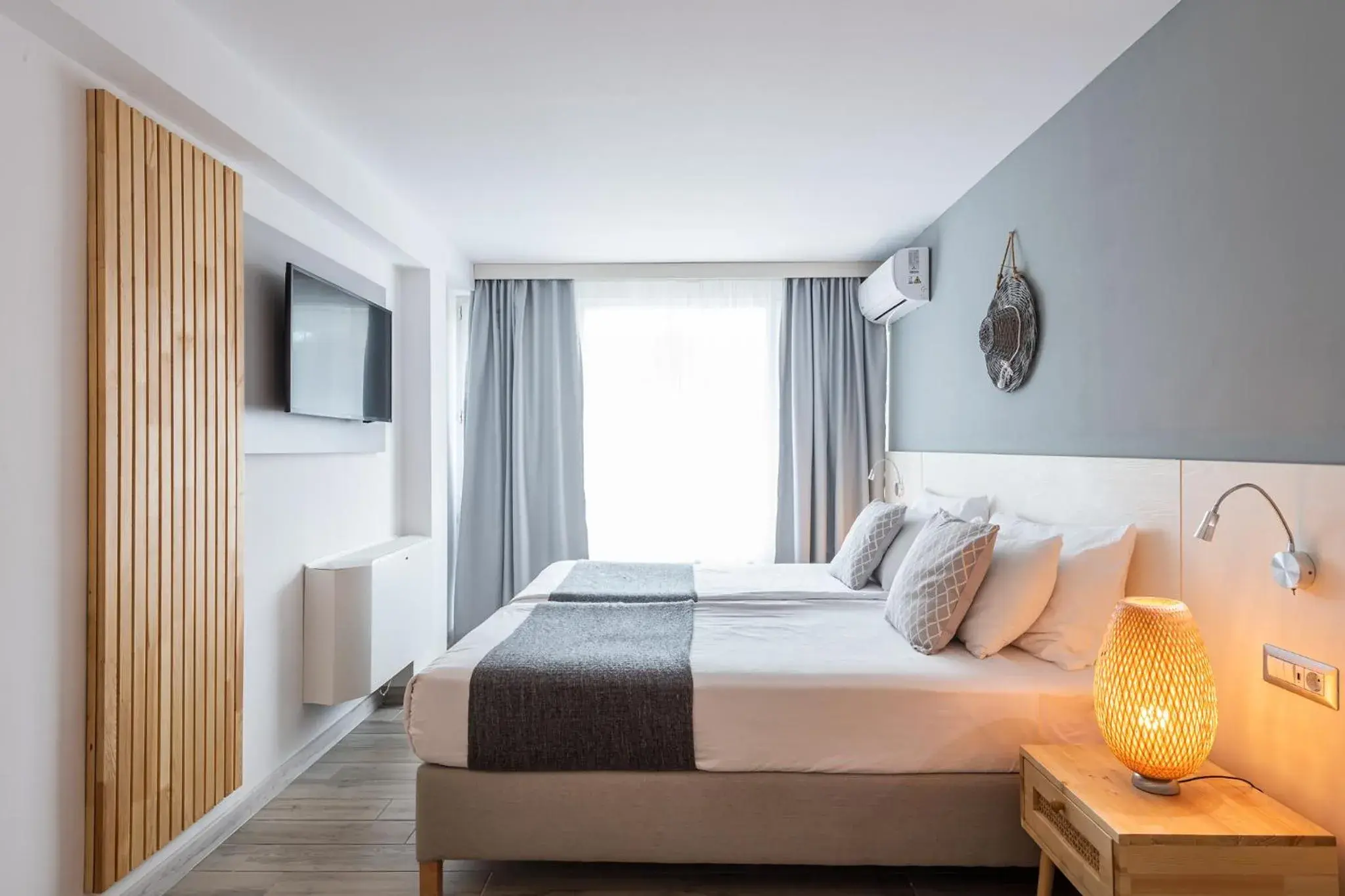 Superior Double Room with Balcony in iHotel Sunny Beach Superior Double Room with Balcony in iHotel Sunny Beach