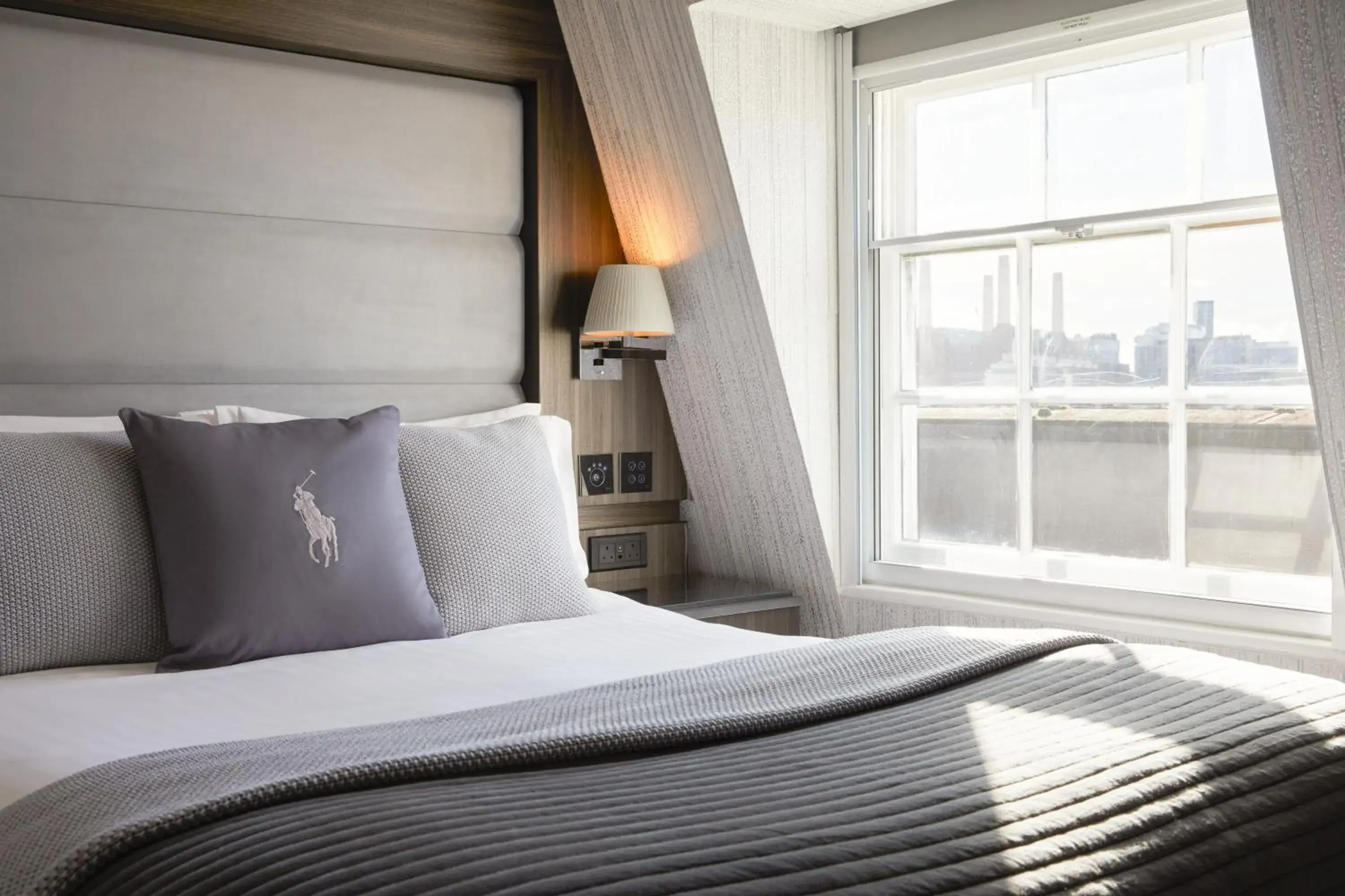 Small Queen Room in Eccleston Square Hotel Small Queen Room in Eccleston Square Hotel