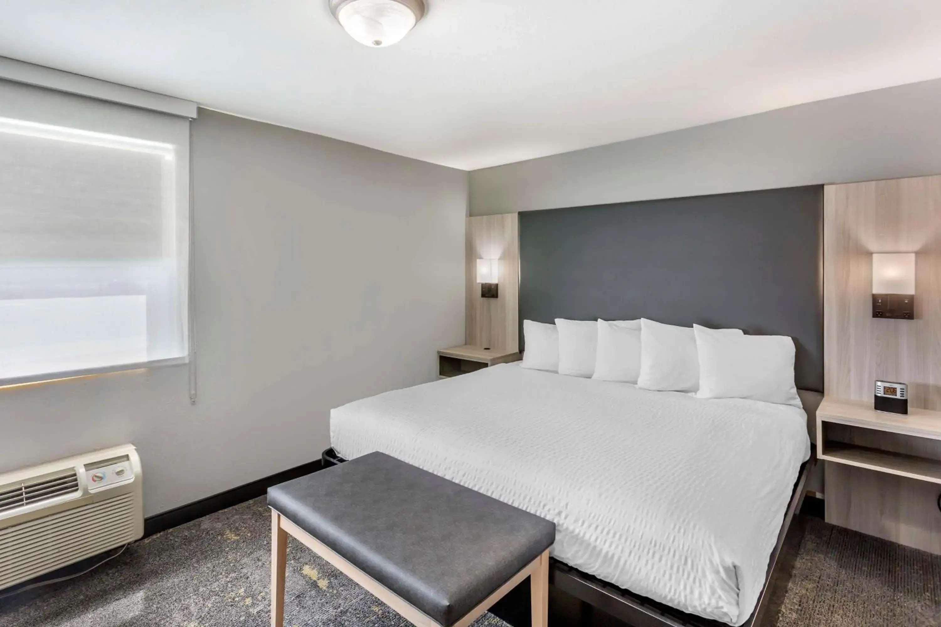 Junior King Suite with Sofa Bed and Spa Bath in Best Western Plus Weston Inn Junior King Suite with Sofa Bed and Spa Bath in Best Western Plus Weston Inn