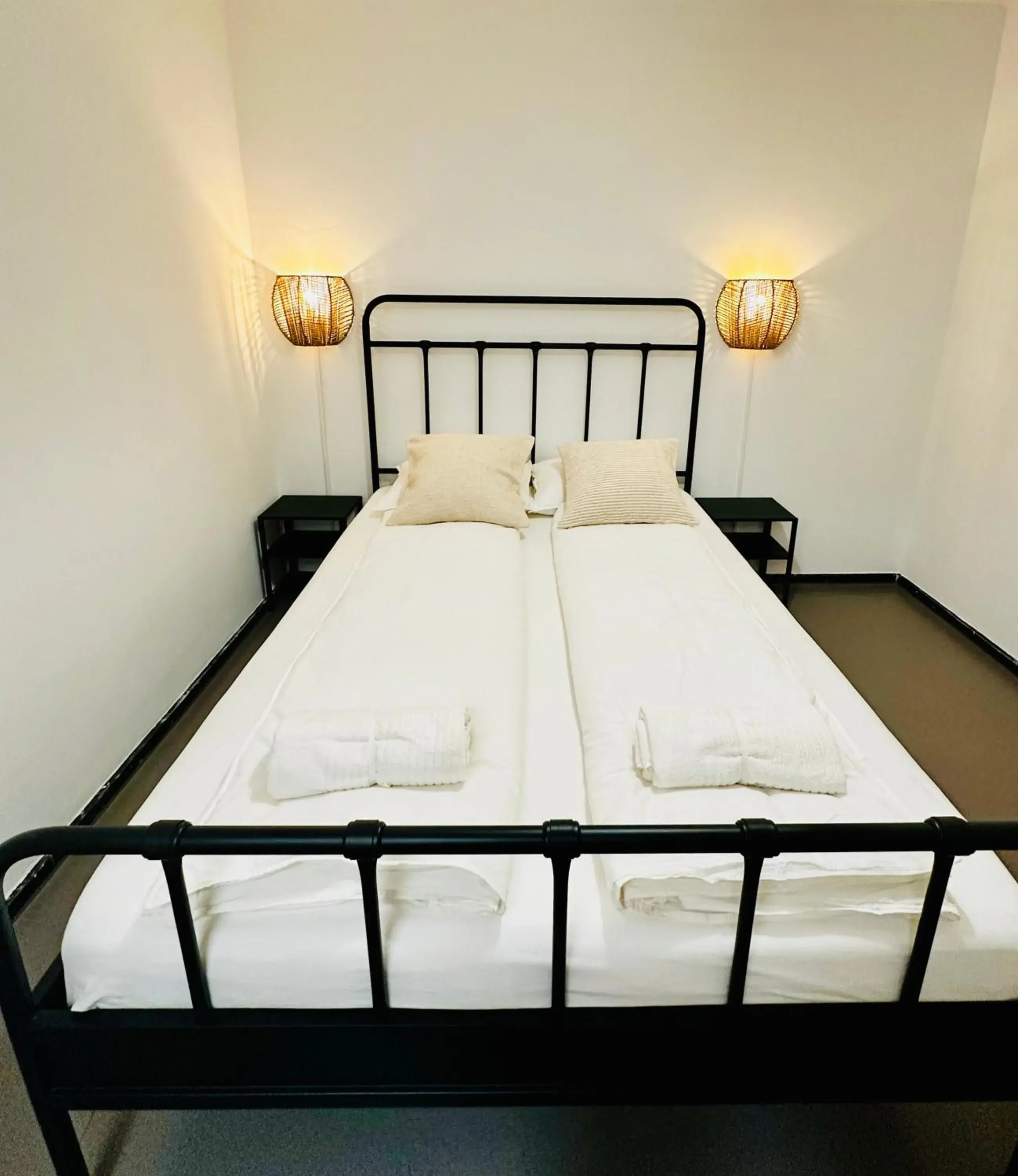 Double Room with Shared Bathroom in Guesthouse Ca'Artù Double Room with Shared Bathroom in Guesthouse Ca'Artù