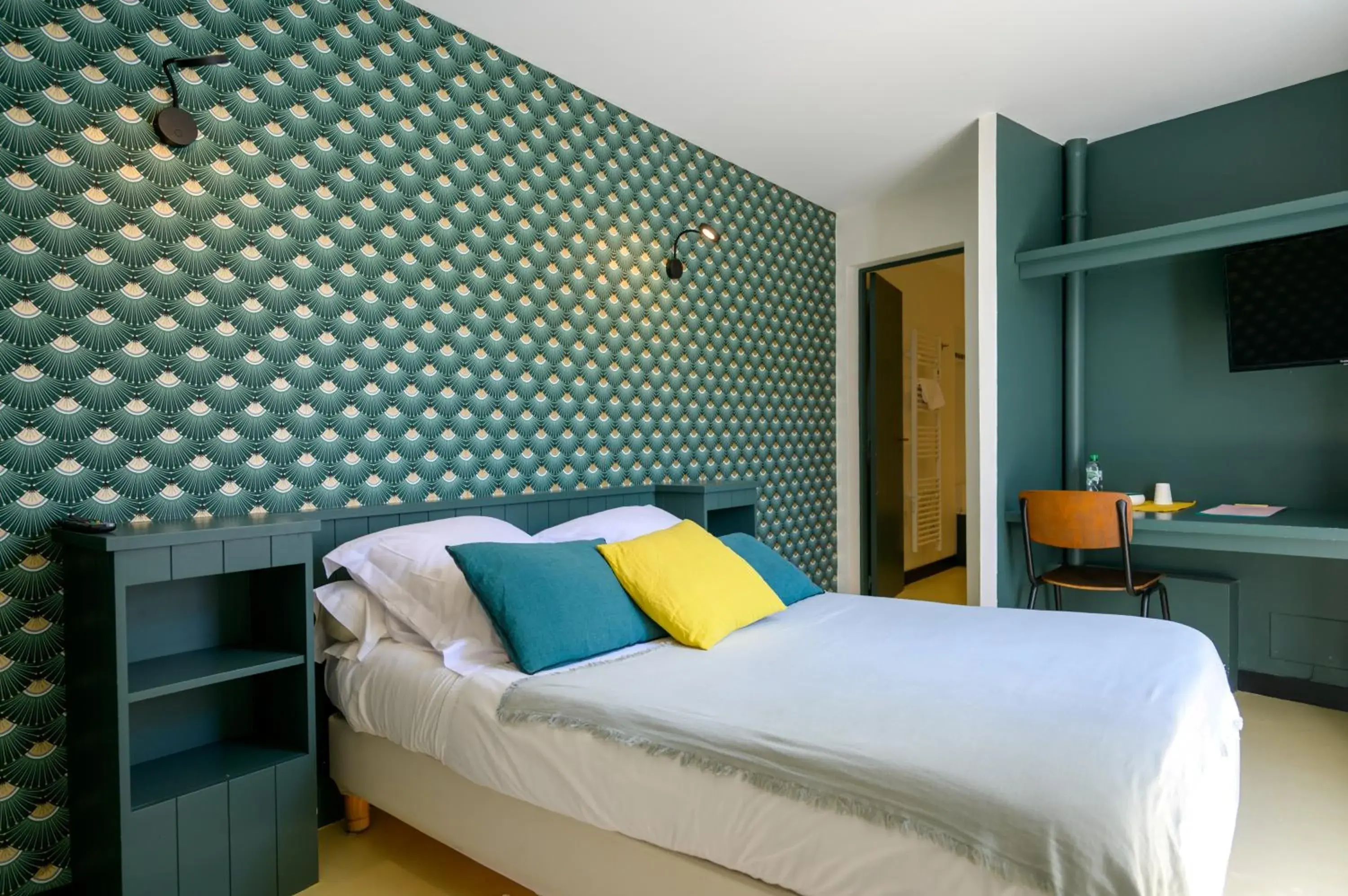 Triple Room in Hotel Le Clocher Triple Room in Hotel Le Clocher