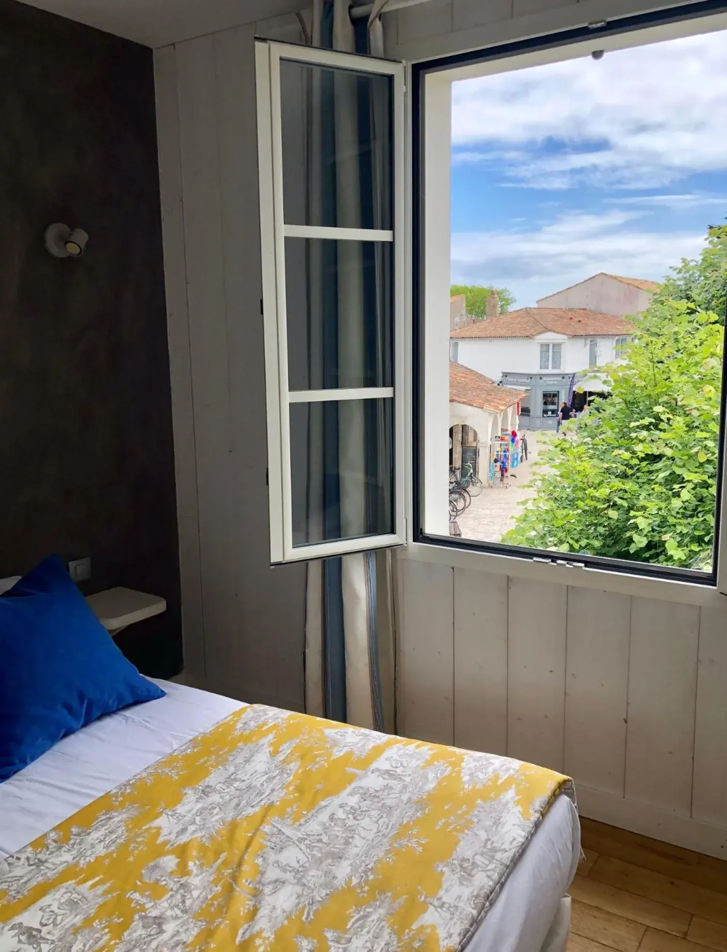 Double Room in Hotel Le Clocher Double Room in Hotel Le Clocher