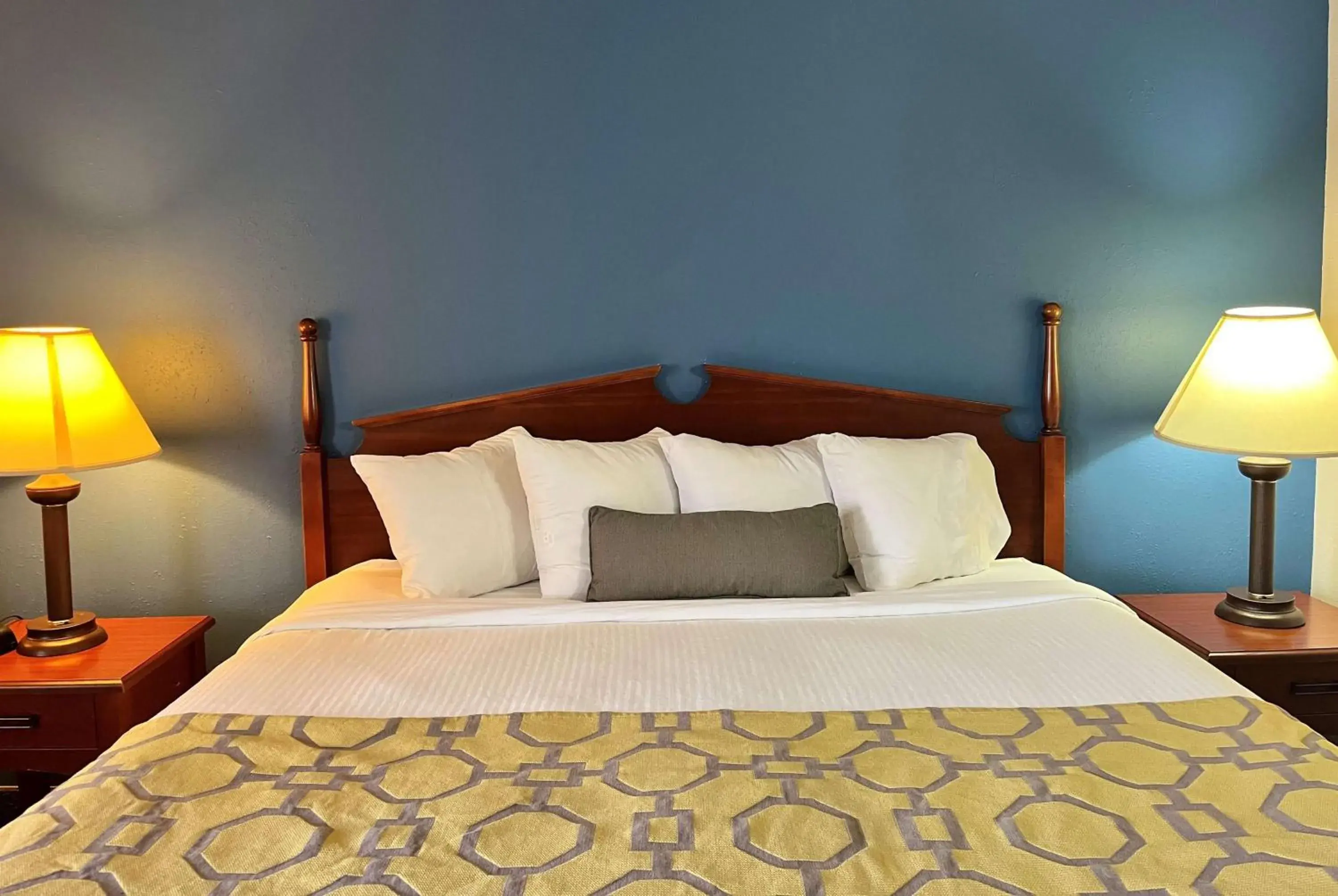 King Room - Mobility Access/Non-Smoking in Baymont by Wyndham Corydon King Room - Mobility Access/Non-Smoking in Baymont by Wyndham Corydon