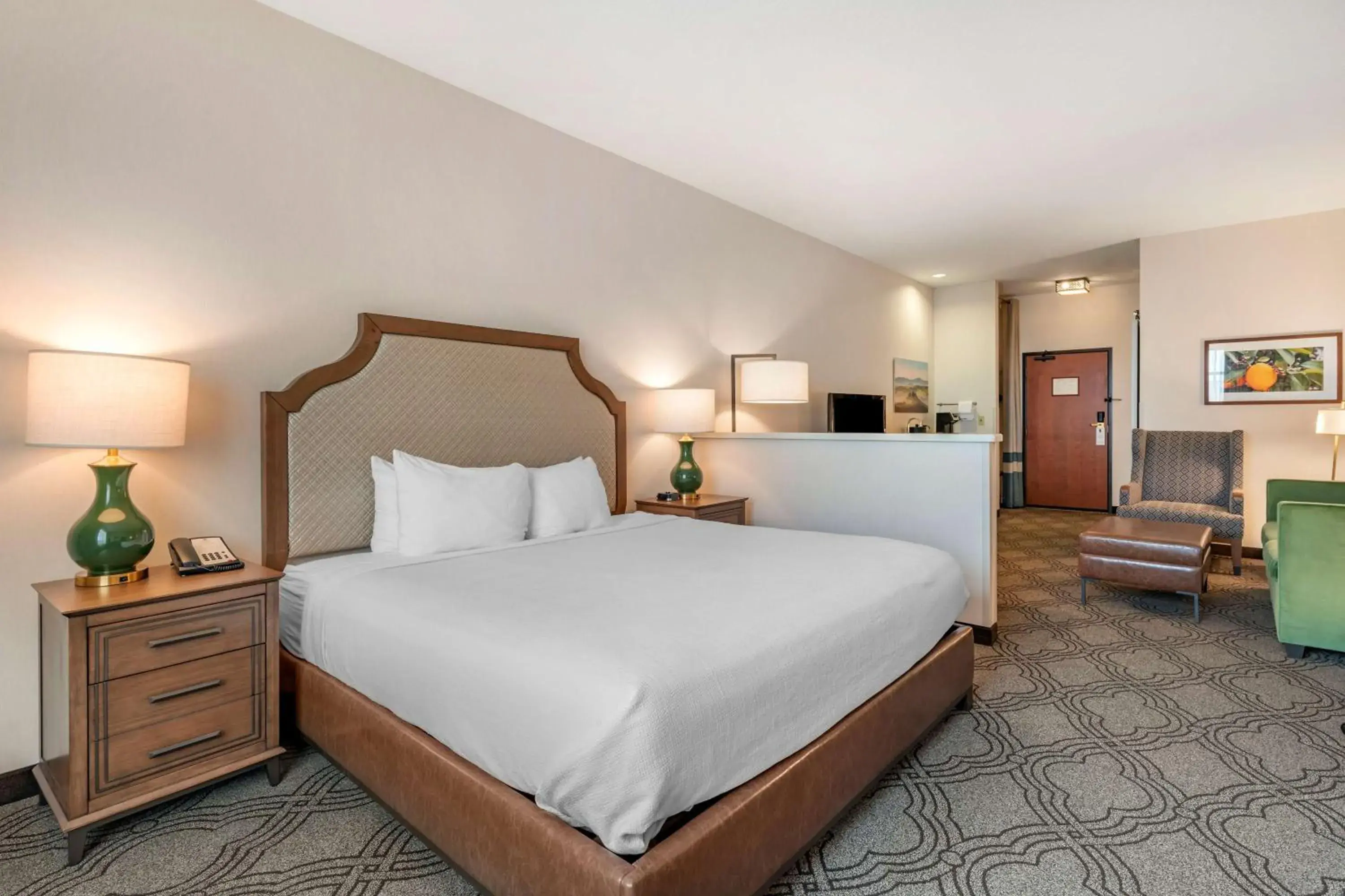 King Suite with Spa Bath in Best Western Premier Pasco Inn and Suites King Suite with Spa Bath in Best Western Premier Pasco Inn and Suites