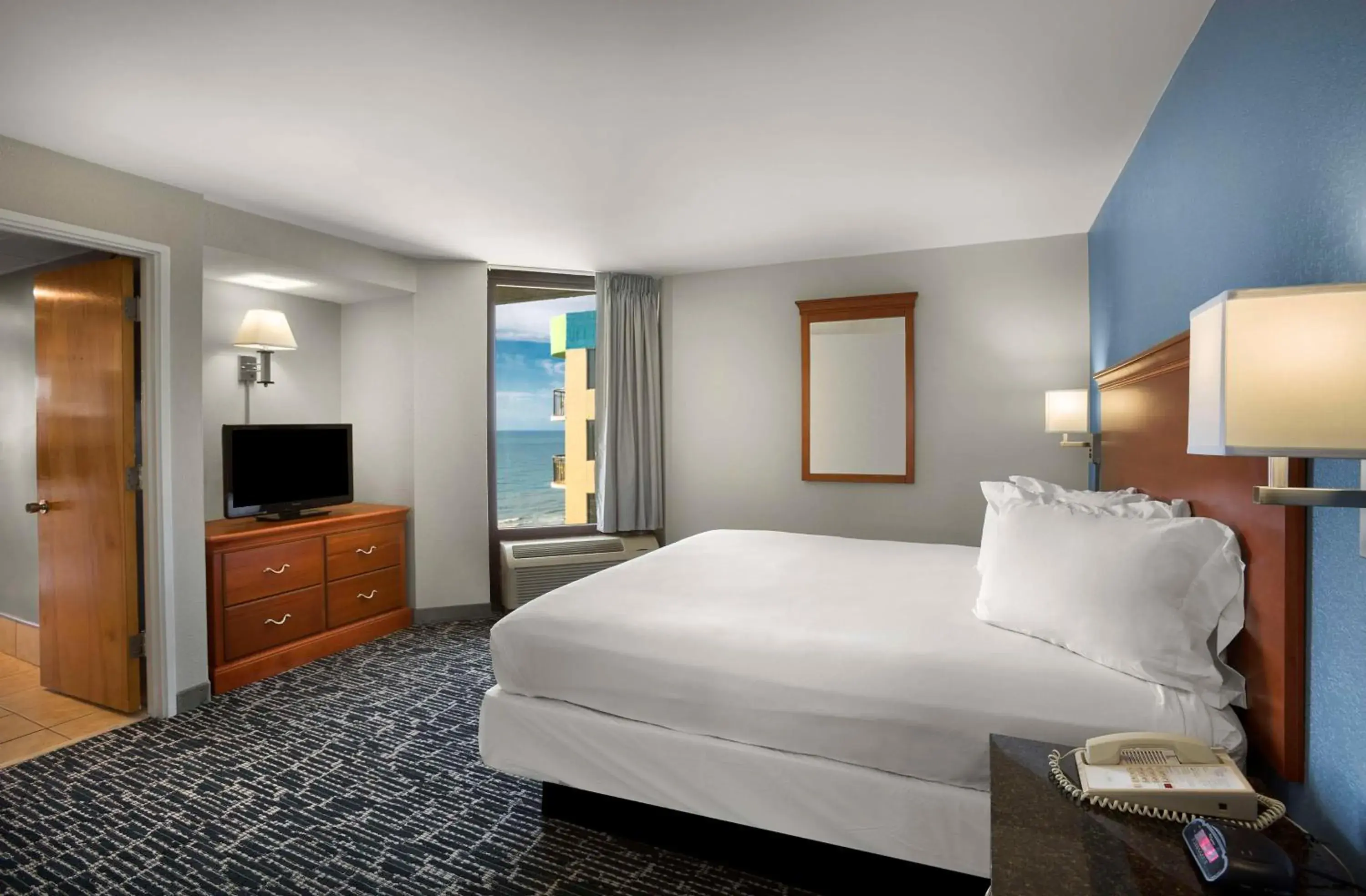 One-Bedroom King Suite with Sofa Bed and Kitchen - Ocean Front in Dayton House Resort - BW Signature Collection One-Bedroom King Suite with Sofa Bed and Kitchen - Ocean Front in Dayton House Resort - BW Signature Collection