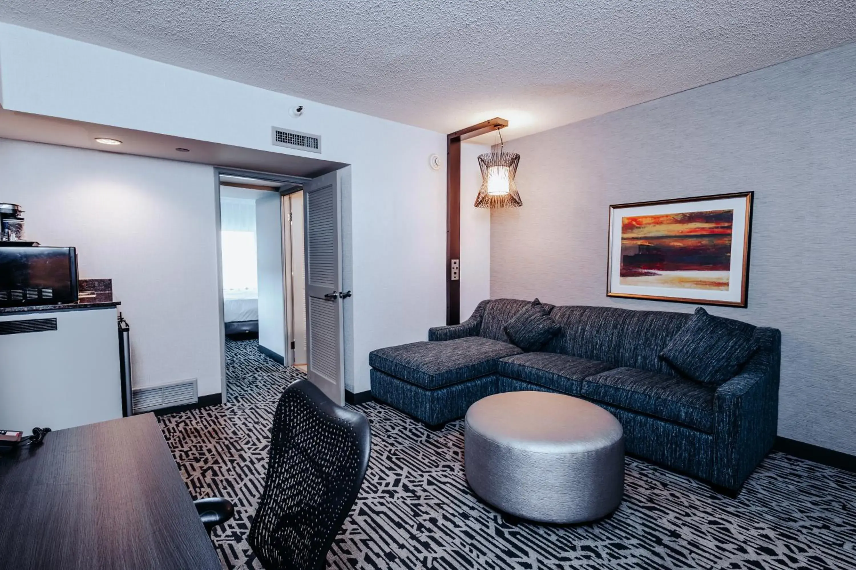 Executive King Suite - Disability Access/Non-Smoking in DoubleTree Suites by Hilton Hotel & Conference Center Chicago-Downers Grove Executive King Suite - Disability Access/Non-Smoking in DoubleTree Suites by Hilton Hotel & Conference Center Chicago-Downers Grove