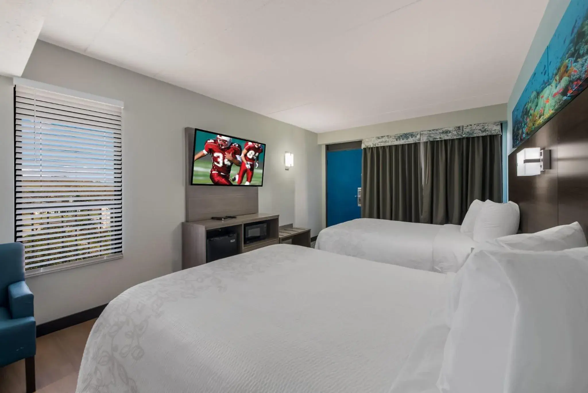Superior Room with Two Double Beds with Pool View Smoke Free in Red Roof PLUS & Suites Virginia Beach - Seaside Superior Room with Two Double Beds with Pool View Smoke Free in Red Roof PLUS & Suites Virginia Beach - Seaside