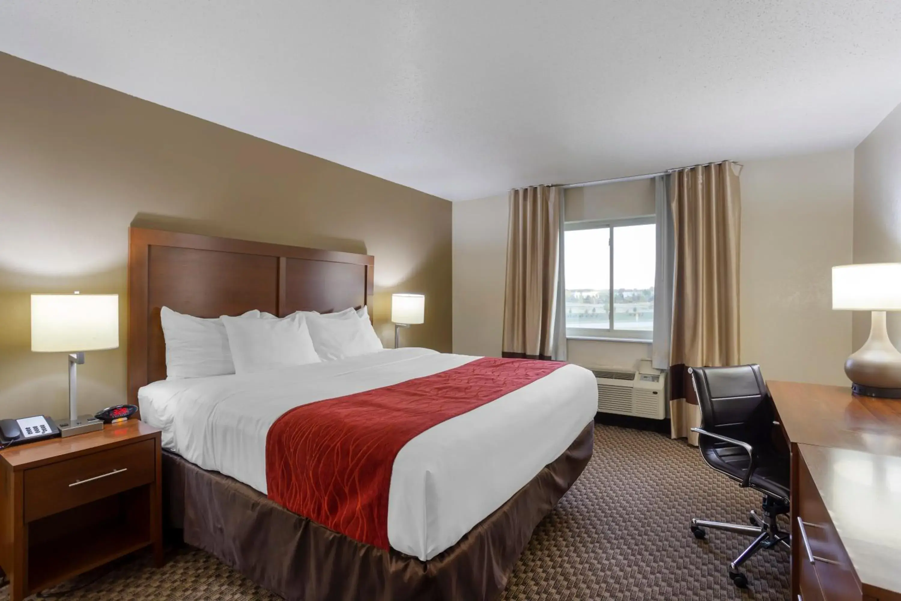 King Room - Non-Smoking/Pet Friendly in Comfort Inn Hobart-Merrillville I-65 King Room - Non-Smoking/Pet Friendly in Comfort Inn Hobart-Merrillville I-65