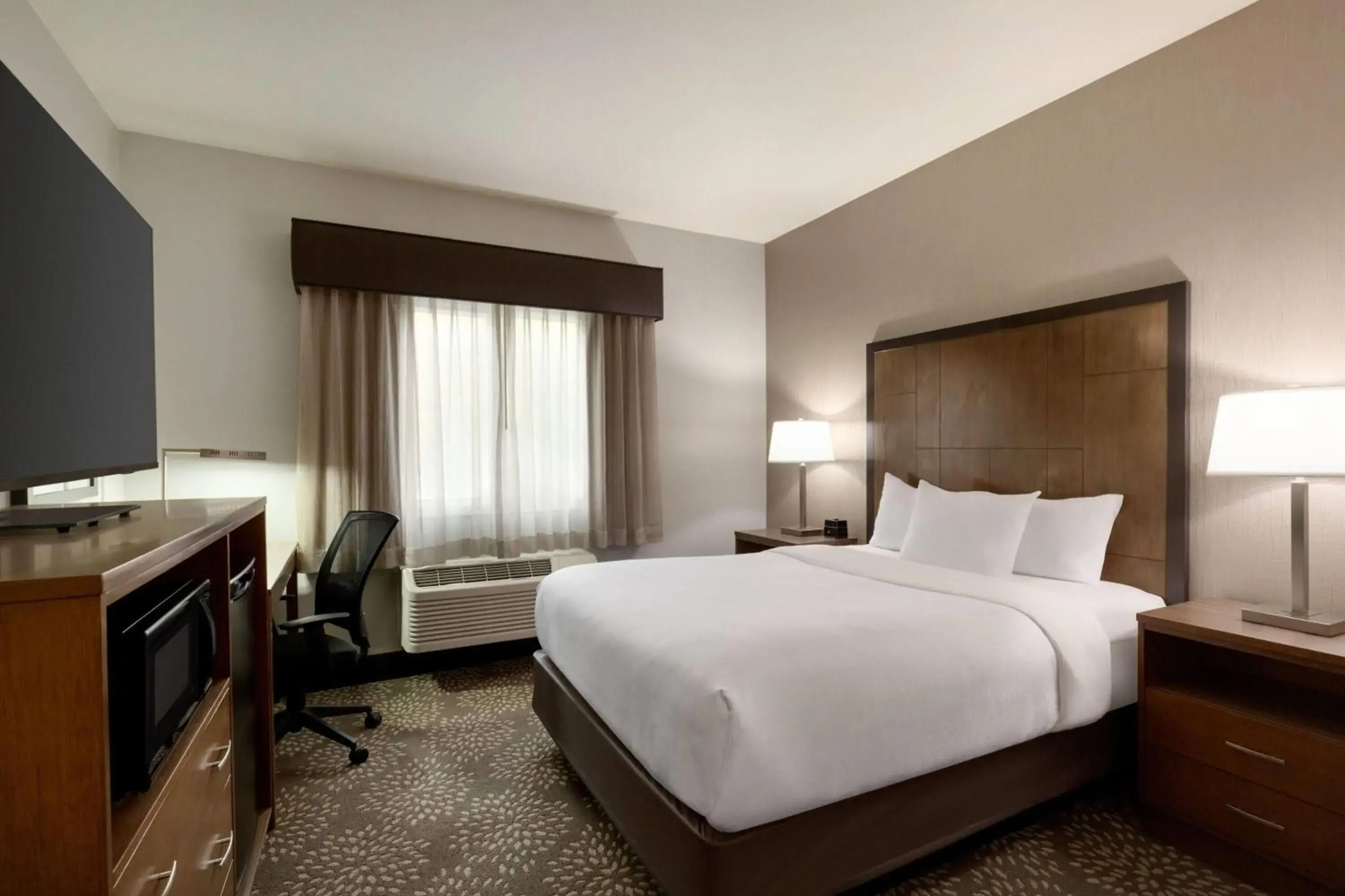 Queen Room - Disability Access in La Quinta by Wyndham Fairbanks Airport Queen Room - Disability Access in La Quinta by Wyndham Fairbanks Airport