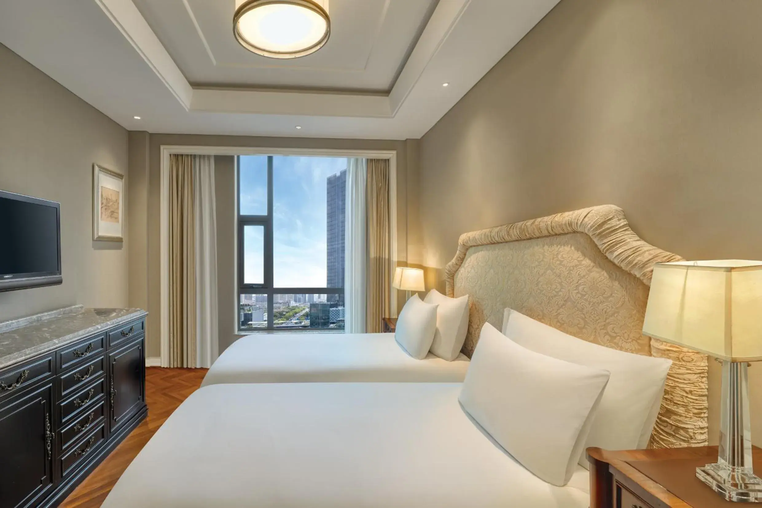 Standard Twin Room in Sunrise On The Bund Standard Twin Room in Sunrise On The Bund