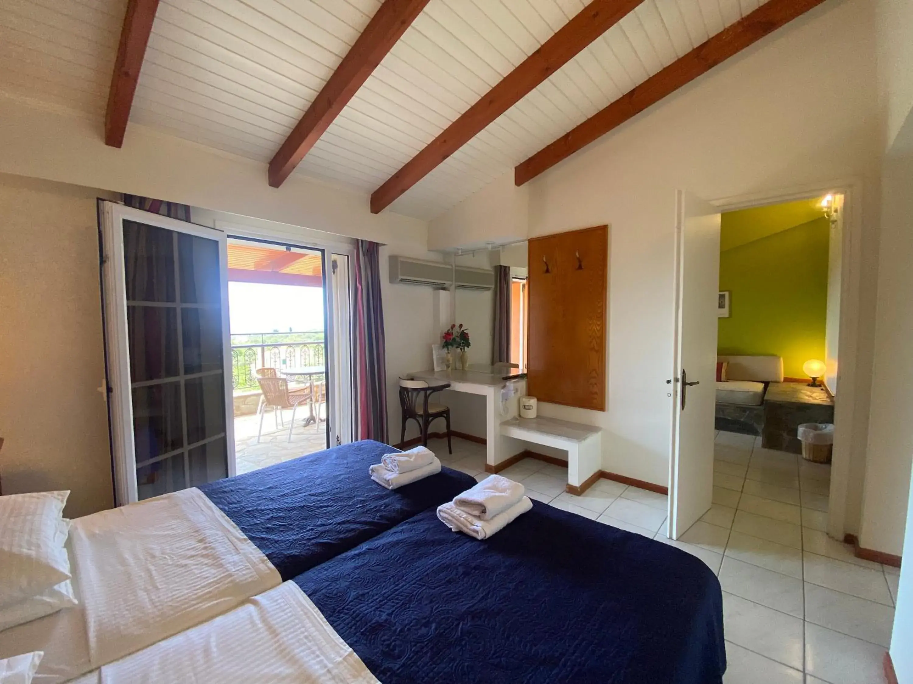 Two-Bedroom Family Room with Sea View in Sunrise Inn Two-Bedroom Family Room with Sea View in Sunrise Inn