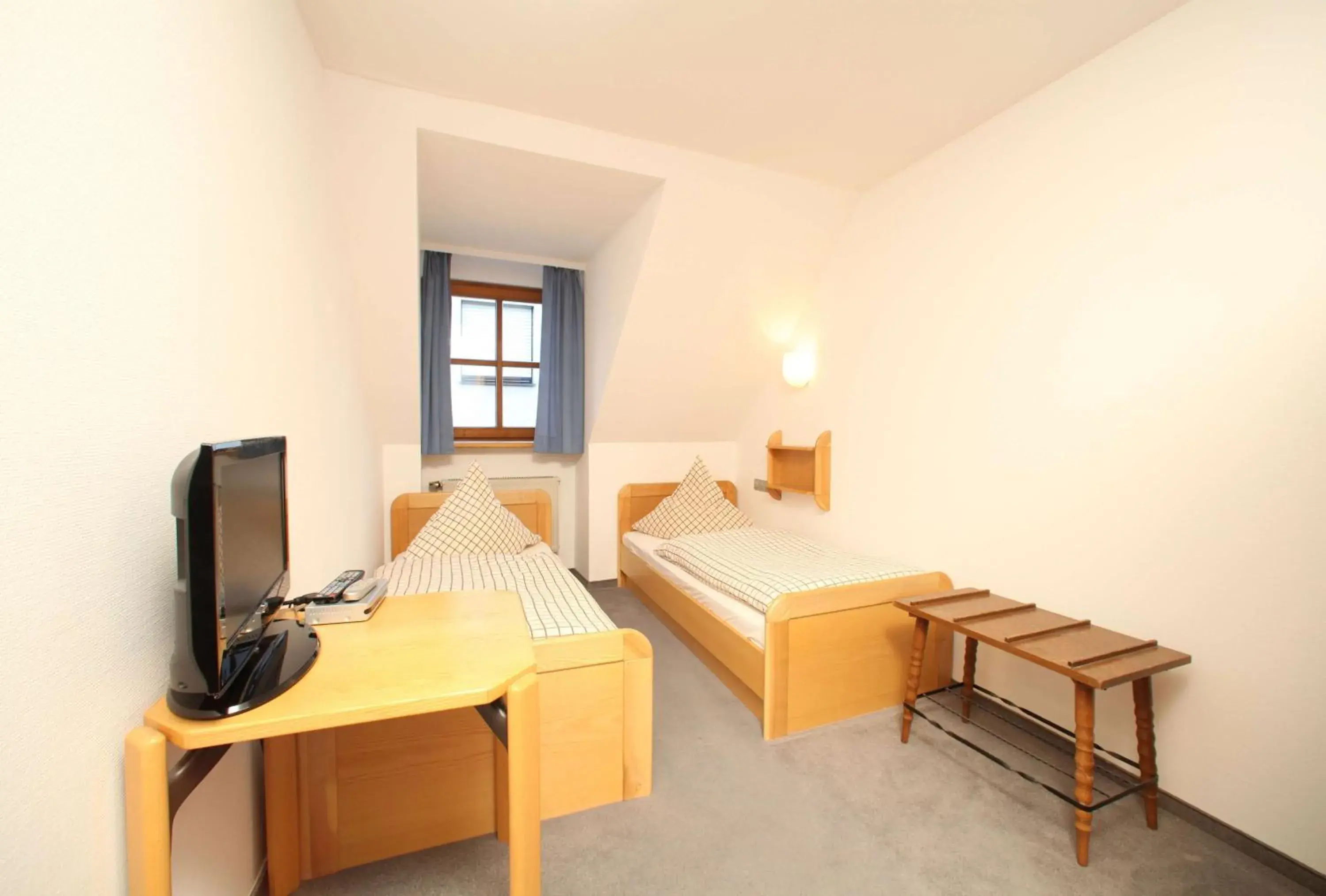 Small Double Room in Hotel-Landgasthof Schuster Small Double Room in Hotel-Landgasthof Schuster