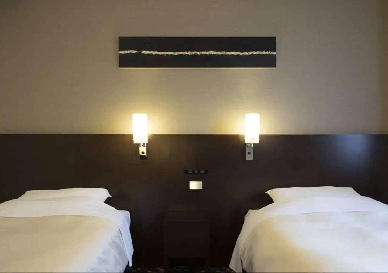 Standard Twin Room with Extra Bed - Smoking in Hotel Binario Umeda Standard Twin Room with Extra Bed - Smoking in Hotel Binario Umeda