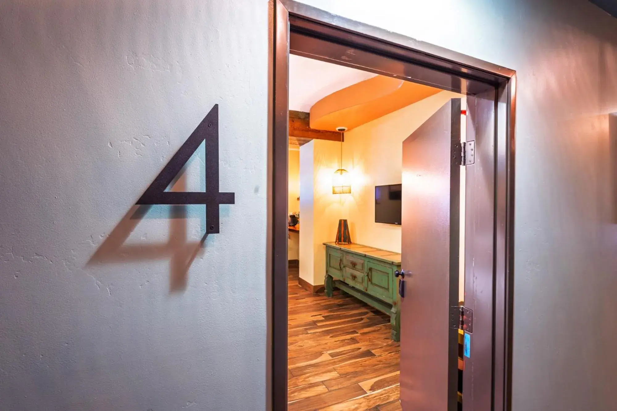 Deluxe Queen Room in Nomads Hotel Deluxe Queen Room in Nomads Hotel