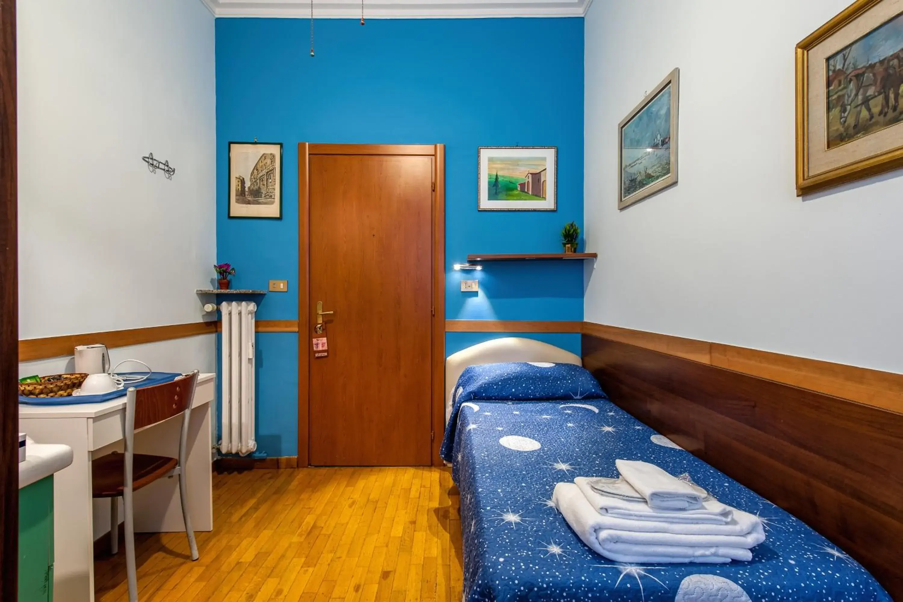 Single Room in Alessandro A San Pietro Best Bed Single Room in Alessandro A San Pietro Best Bed