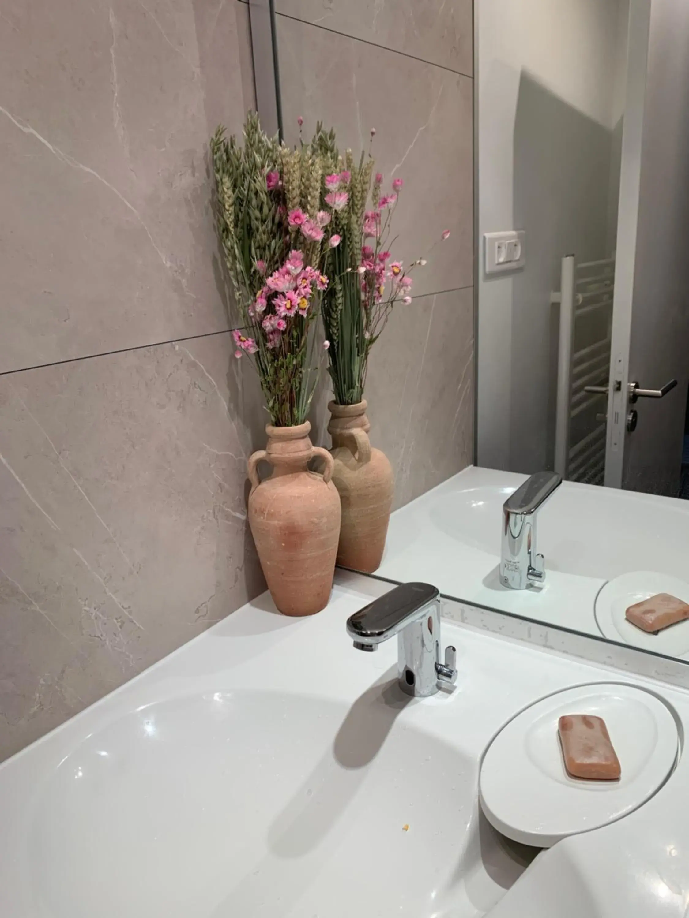 Two-Bedroom Apartment in ALTAMIRA (Paris Expo - Porte de Versailles) Two-Bedroom Apartment in ALTAMIRA (Paris Expo - Porte de Versailles)