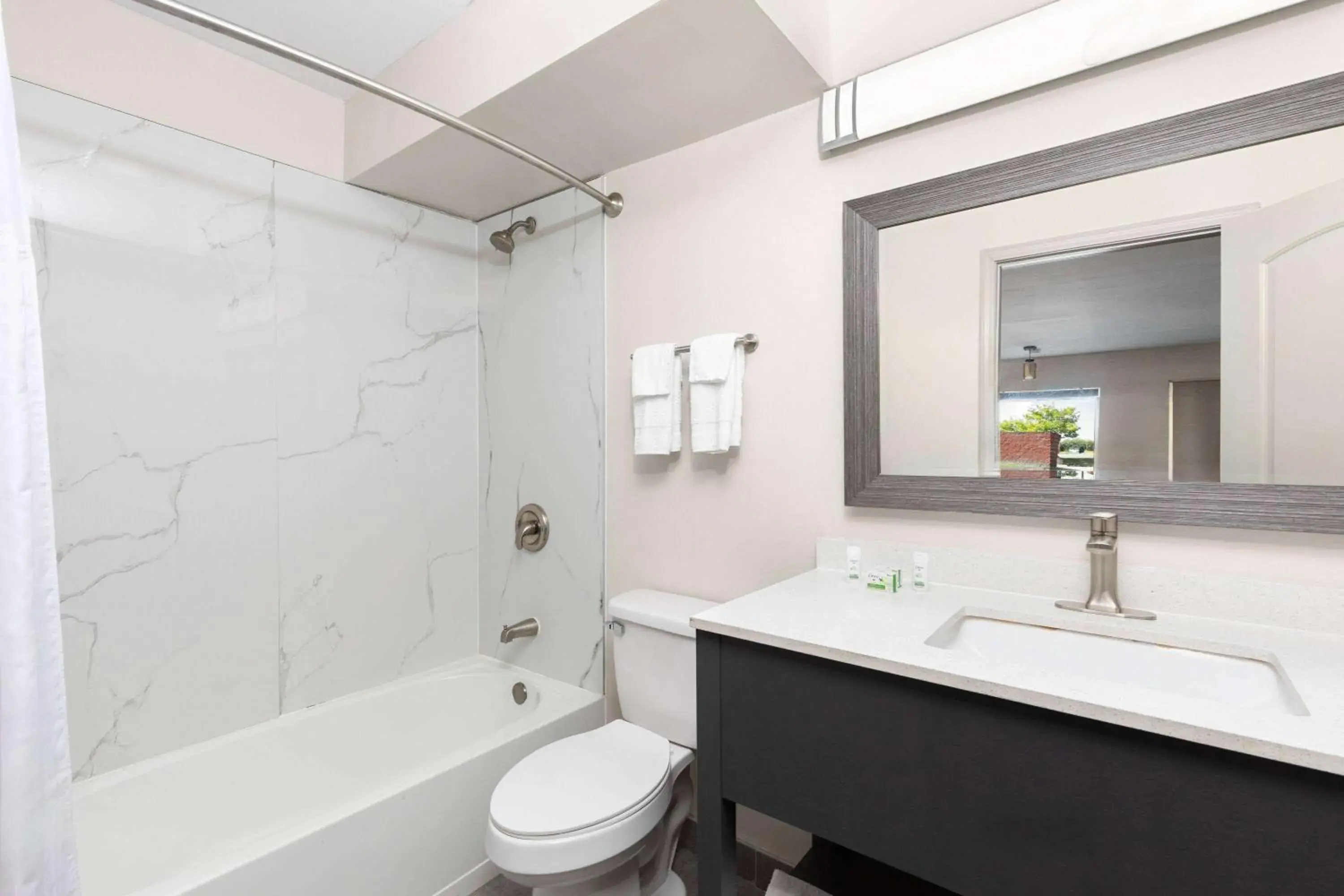 King Room - Non-Smoking in Baymont by Wyndham Dothan King Room - Non-Smoking in Baymont by Wyndham Dothan