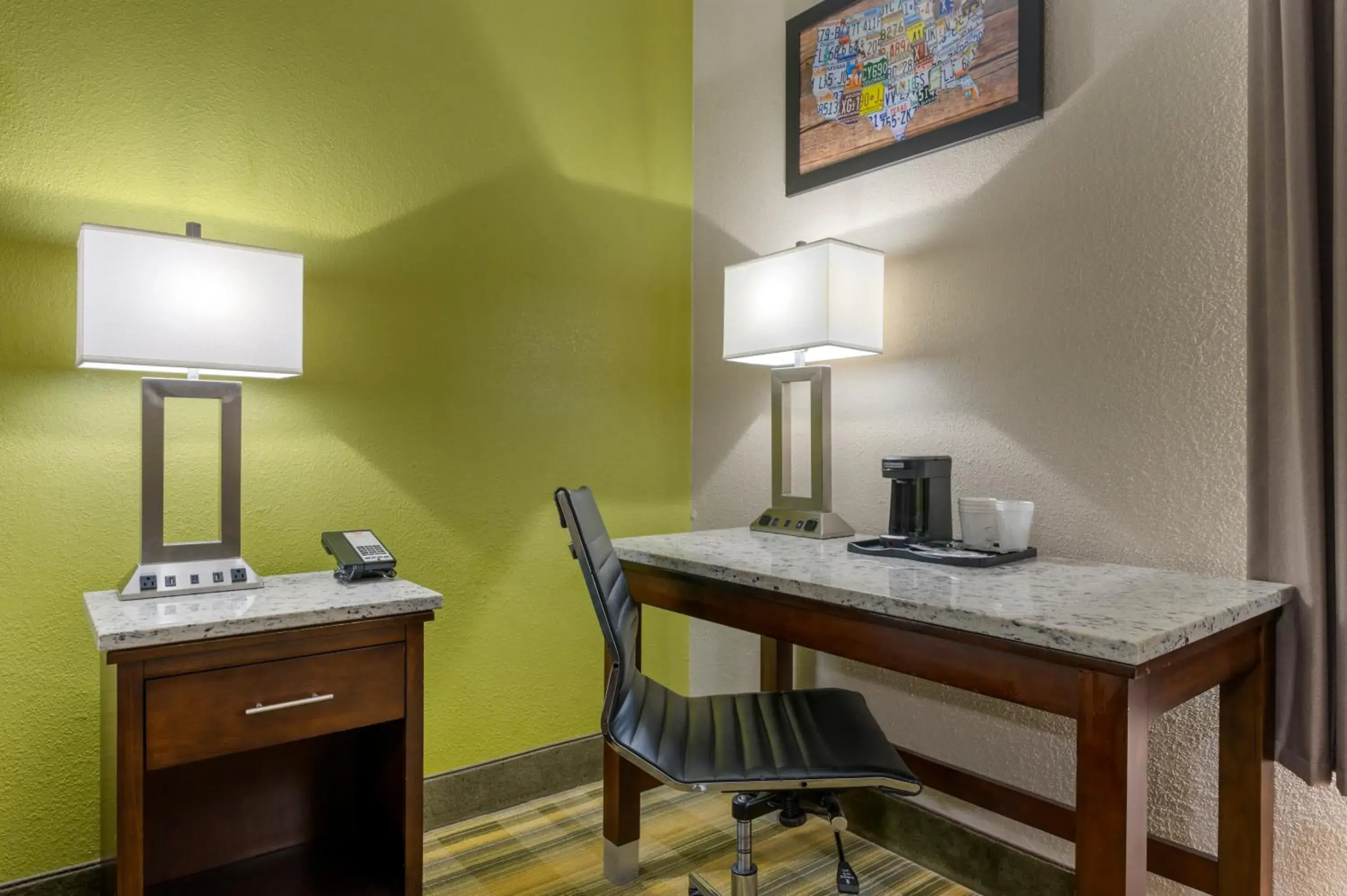 Queen Room with Two Queen Beds in Econo Lodge Queen Room with Two Queen Beds in Econo Lodge