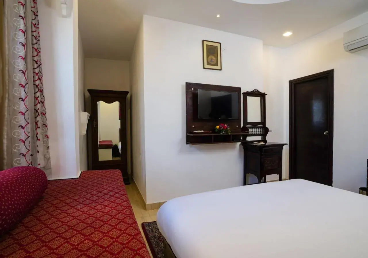 Heritage Queen in Bloom Boutique l Lake Pichola Heritage Queen in Bloom Boutique l Lake Pichola