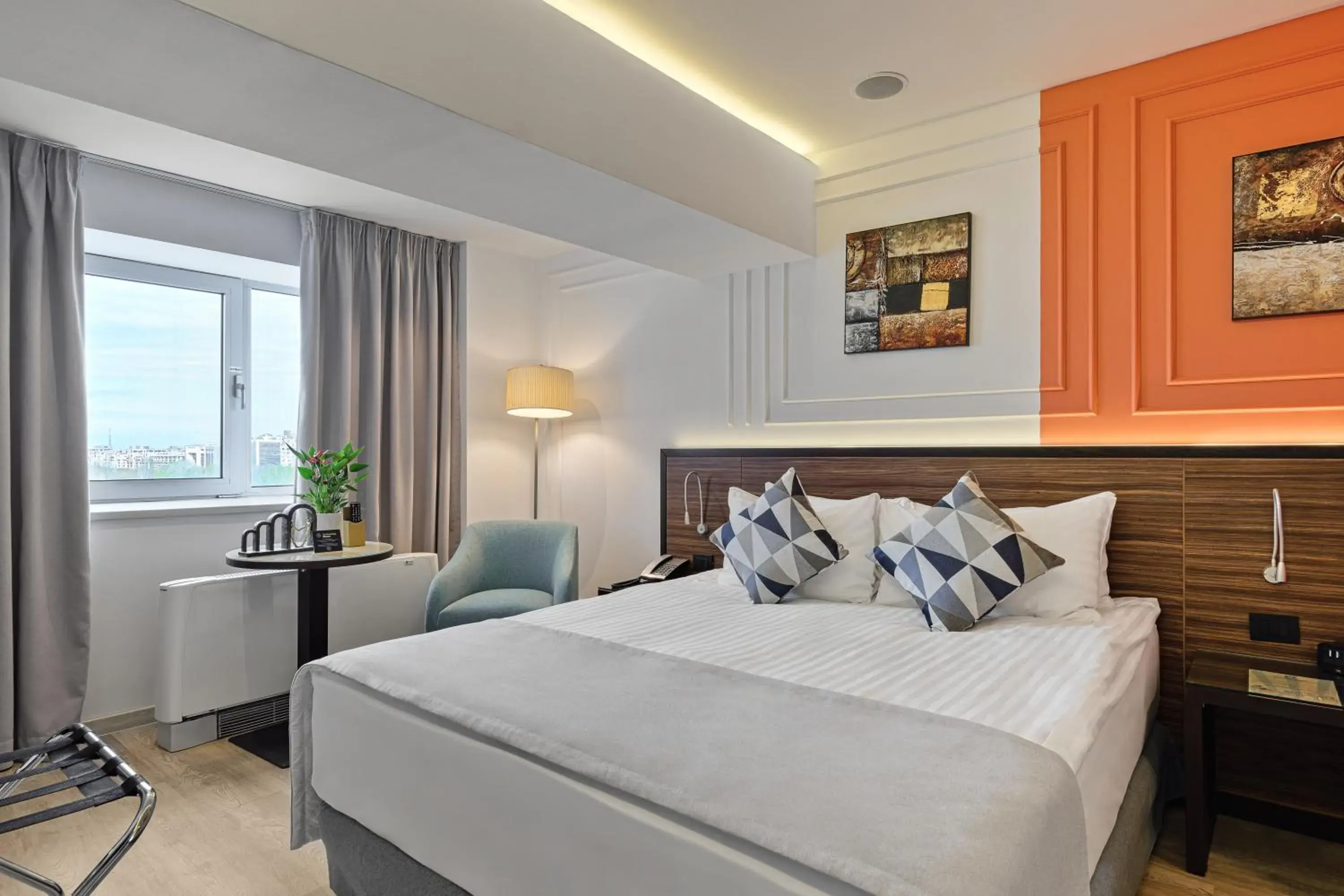 Executive Queen Room in Bucharest Unirii Square - Handwritten Collection Executive Queen Room in Bucharest Unirii Square - Handwritten Collection