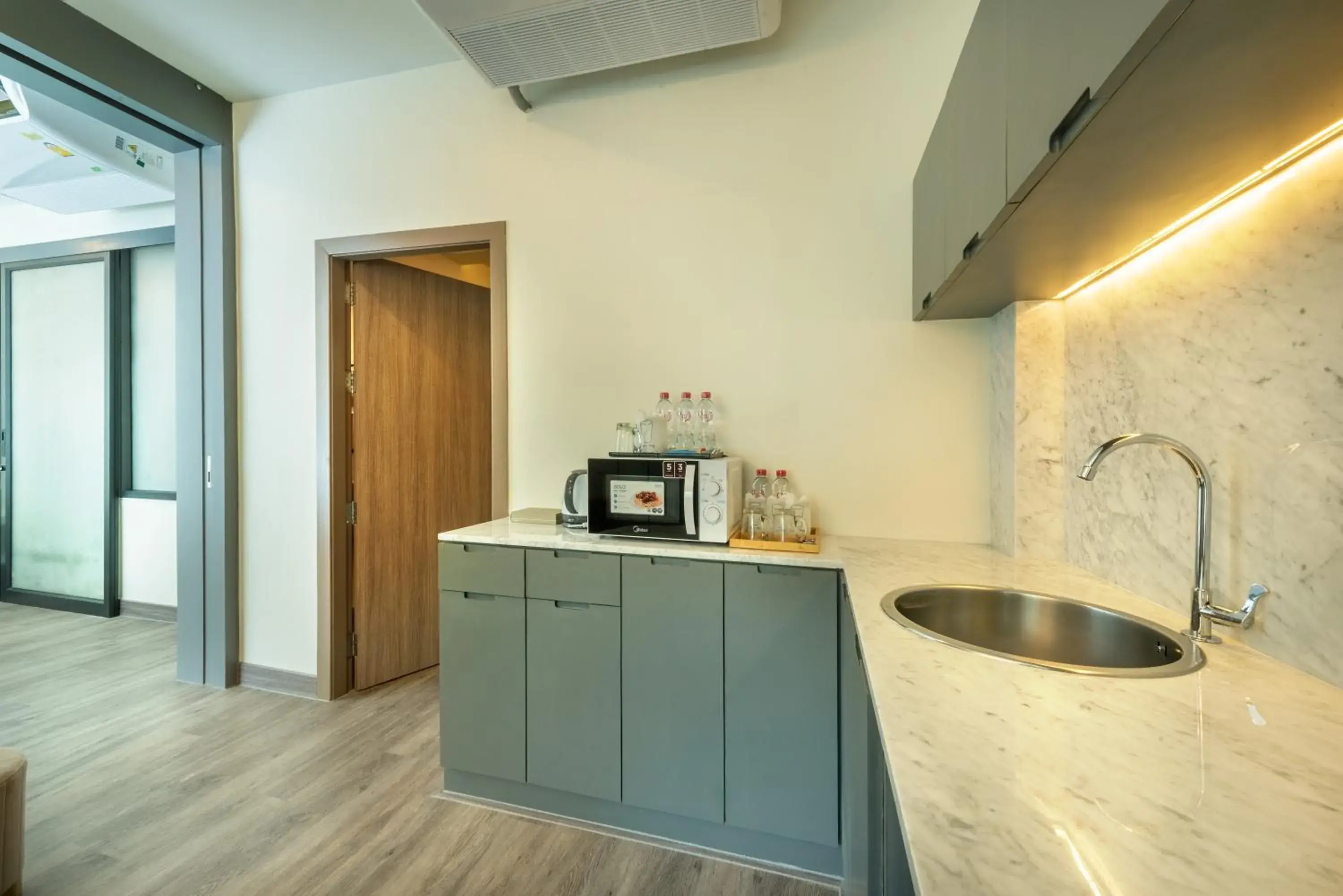 Two-Bedroom Suite in Qiu Hotel Sukhumvit - BTS On Nut Station Two-Bedroom Suite in Qiu Hotel Sukhumvit - BTS On Nut Station