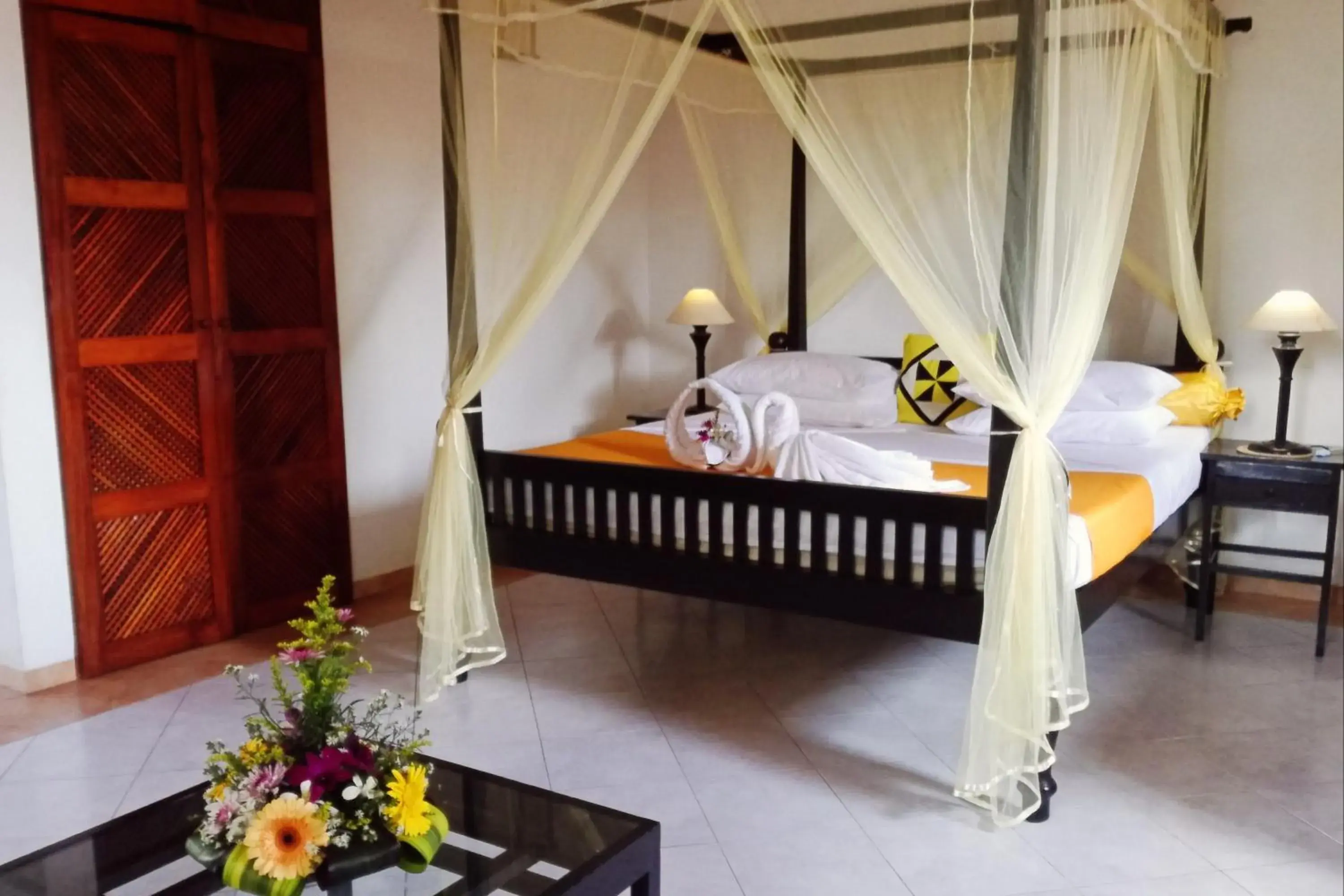 Deluxe Double or Twin Room with Pool View - single occupancy - Free Half-Day Tuk Tuk Safari per Stay (for Min. 3 night stays) in Haus Berlin Deluxe Double or Twin Room with Pool View - single occupancy - Free Half-Day Tuk Tuk Safari per Stay (for Min. 3 night stays) in Haus Berlin