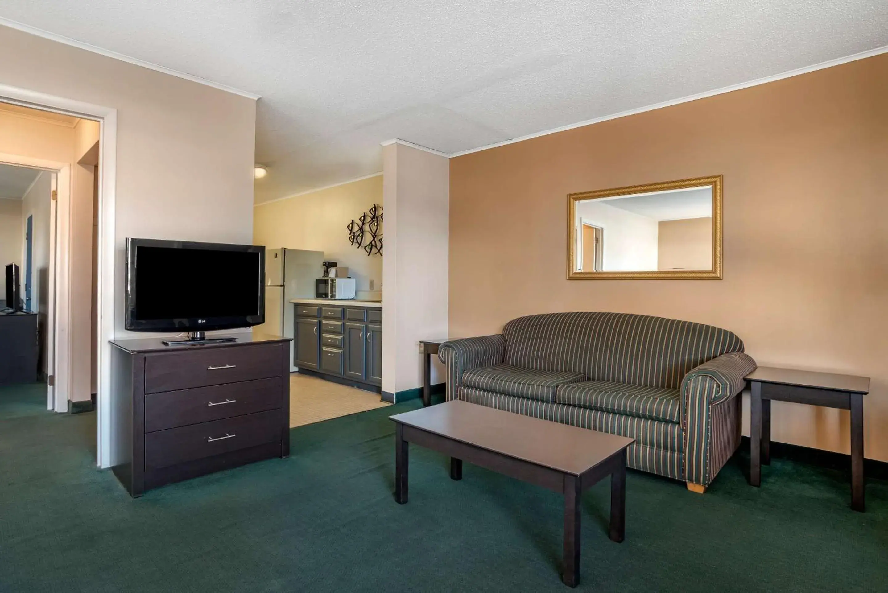 Two-Bedroom Suite - Smoking in Rodeway Inn & Suites - Rehoboth Beach Two-Bedroom Suite - Smoking in Rodeway Inn & Suites - Rehoboth Beach