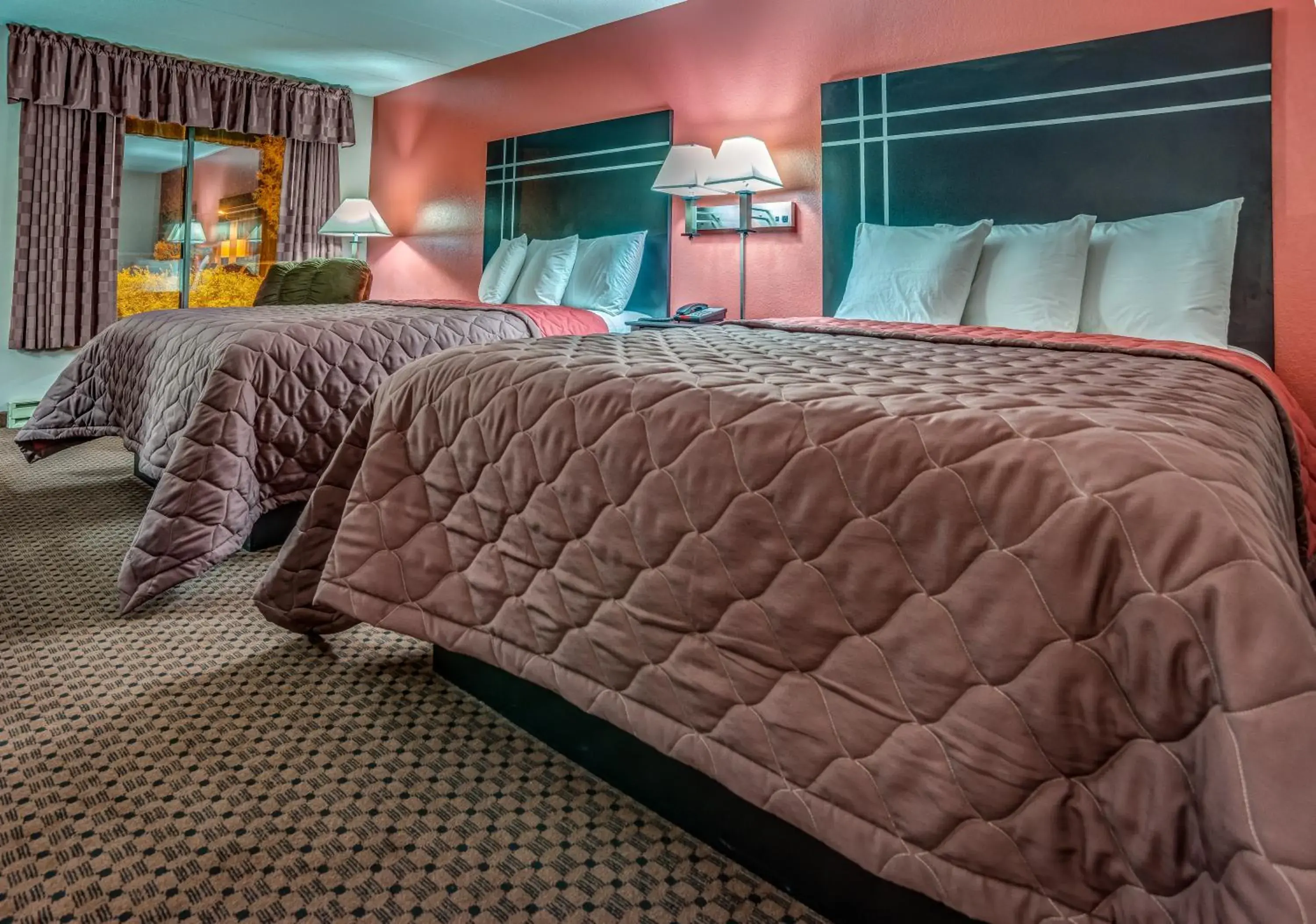 Queen Room with Two Queen Beds - Non-Smoking in Prime Rate Inn Queen Room with Two Queen Beds - Non-Smoking in Prime Rate Inn