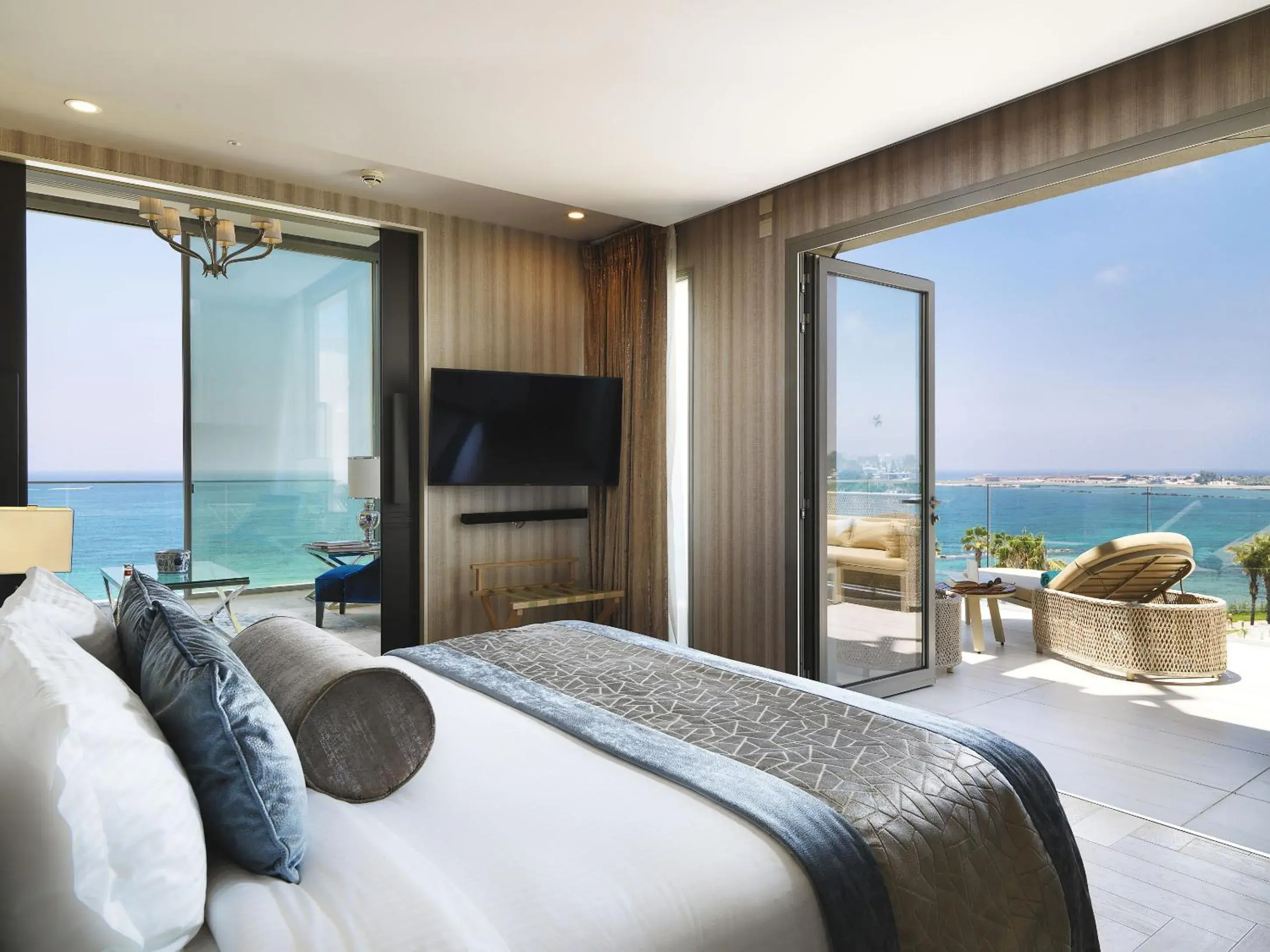 One-Bedroom Executive Suite in Amavi, MadeForTwo Hotels - Paphos One-Bedroom Executive Suite in Amavi, MadeForTwo Hotels - Paphos