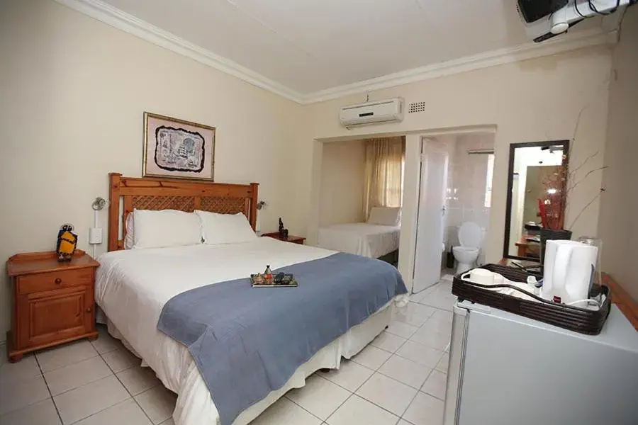 Classic Triple Room in Legae La Tshepo Classic Triple Room in Legae La Tshepo