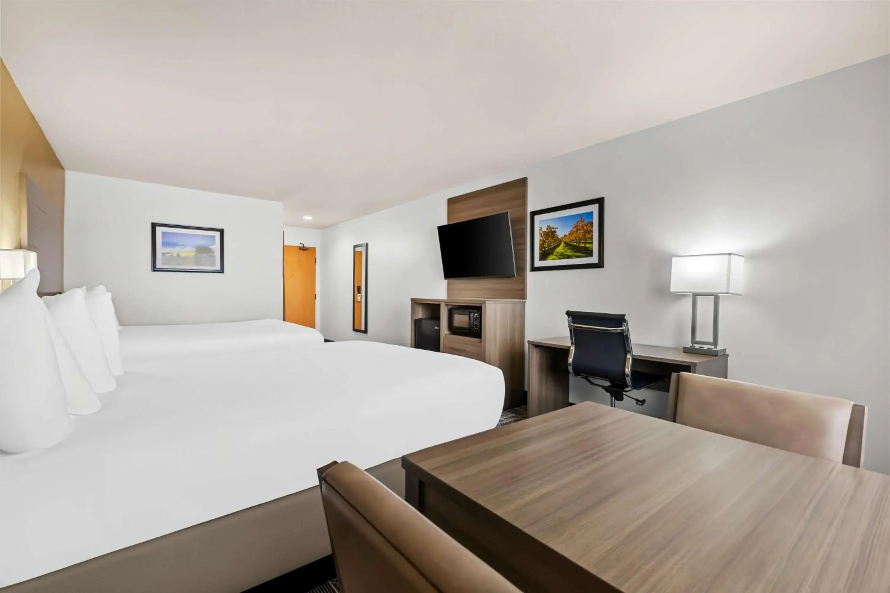 Queen Room with Two Queen Beds - Non-Smoking in Best Western Plus Caldwell Inn & Suites Queen Room with Two Queen Beds - Non-Smoking in Best Western Plus Caldwell Inn & Suites