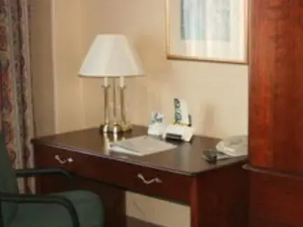 King Suite with Spa Bath in Maron Hotel & Suites King Suite with Spa Bath in Maron Hotel & Suites