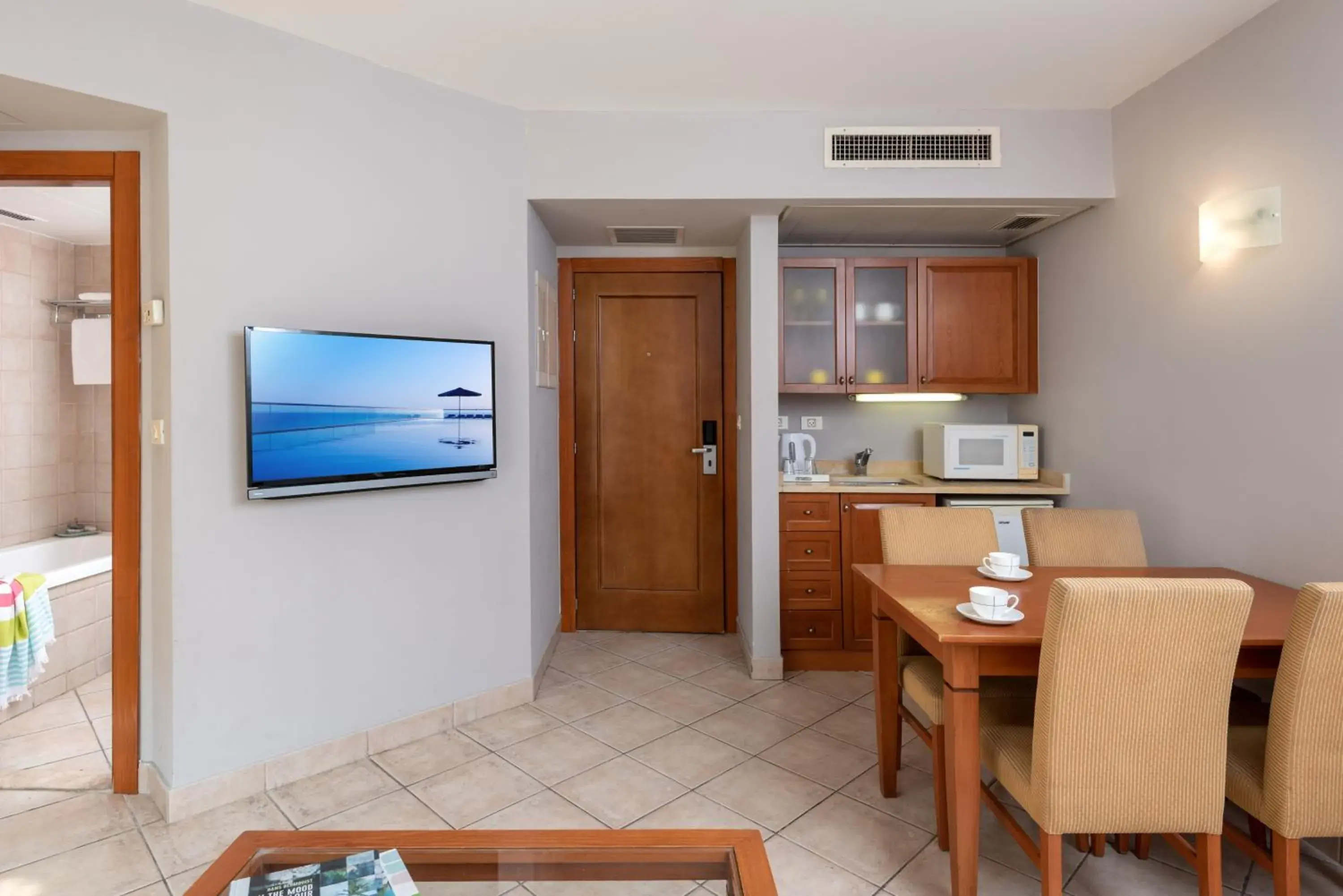 Junior Suite with Sea View - single occupancy in Arena Hotel by the Beach Junior Suite with Sea View - single occupancy in Arena Hotel by the Beach