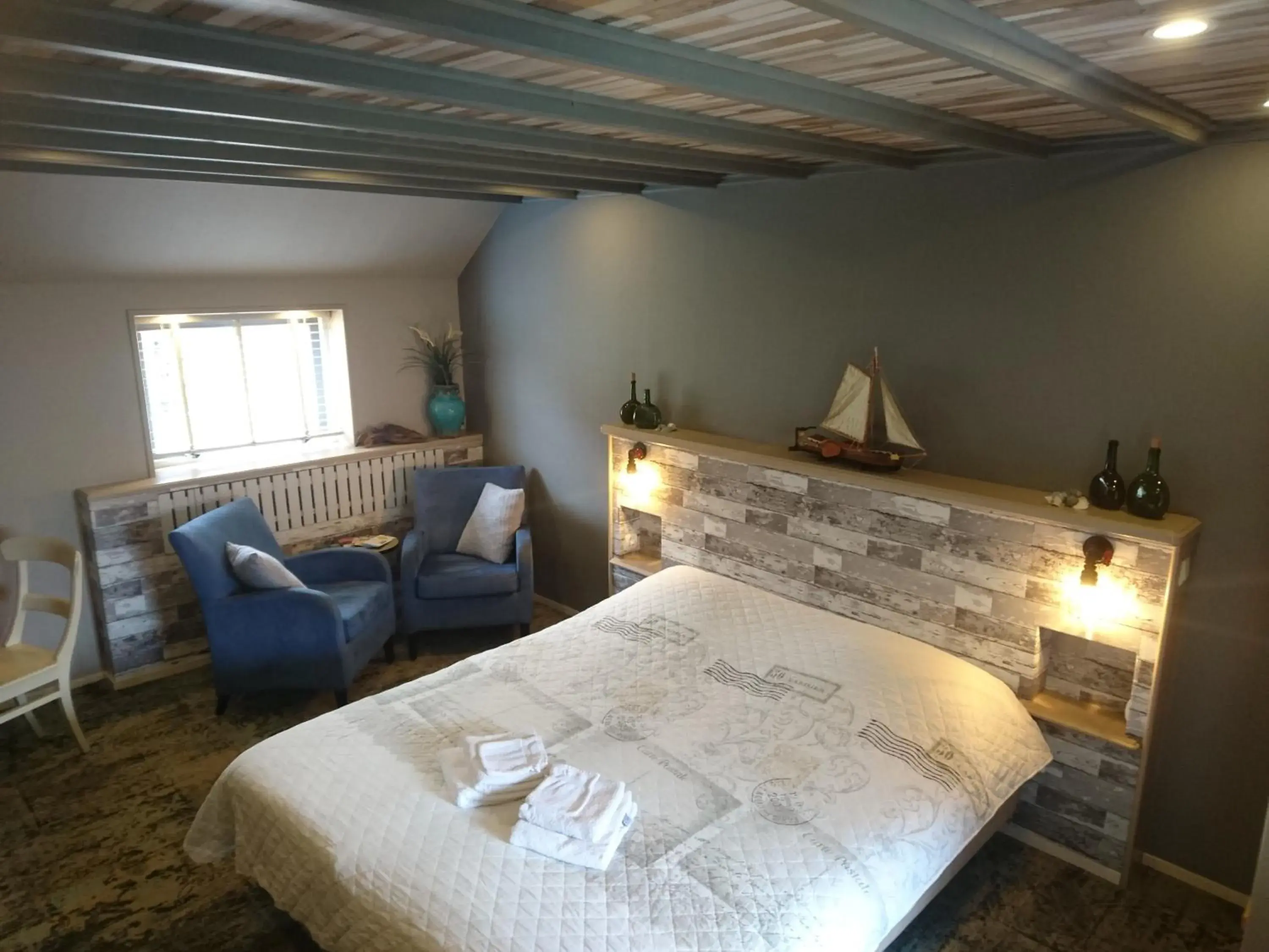 Double Room with Private Bathroom in De Cyprian Bed & Breakfast Double Room with Private Bathroom in De Cyprian Bed & Breakfast