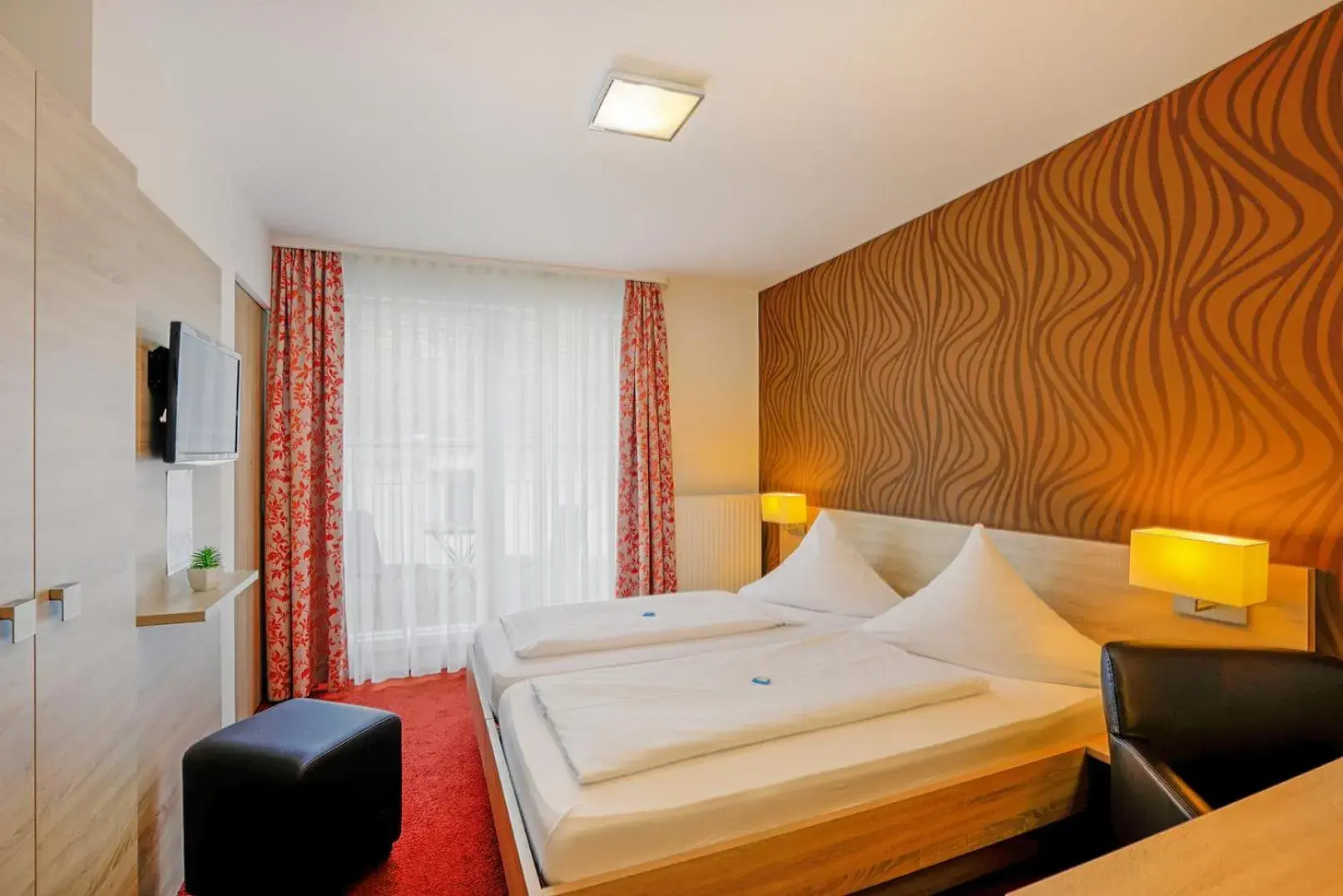 Double Room with Balcony in Lindenhof Double Room with Balcony in Lindenhof