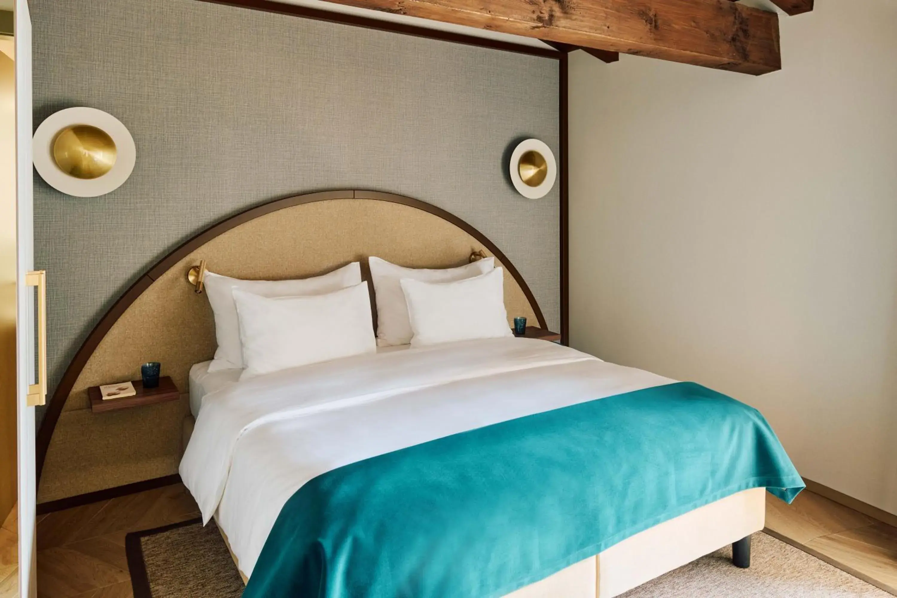 Superior Double Room with Lake View in Vista Lakefront Boutique Hotel Superior Double Room with Lake View in Vista Lakefront Boutique Hotel