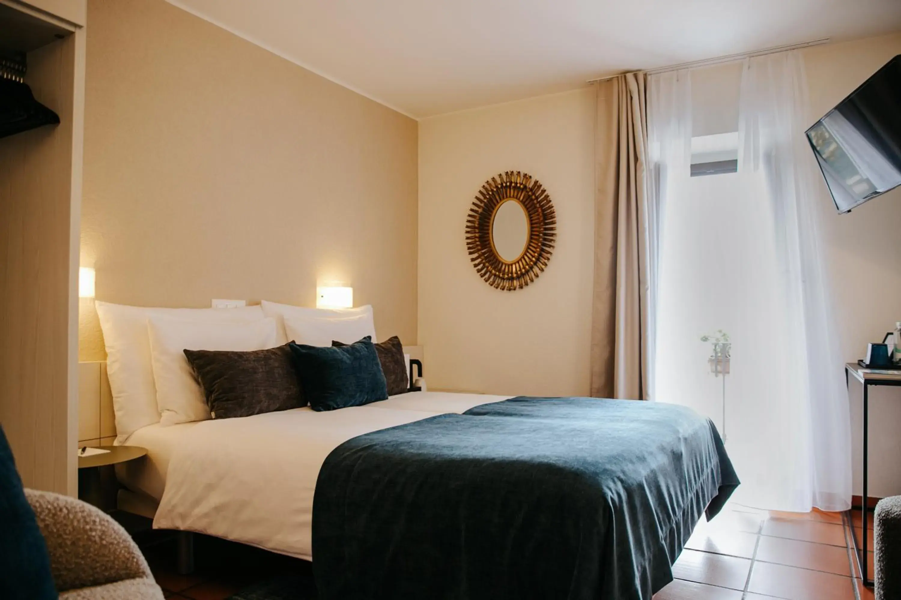 Twin Room with Lake View and Balcony in Vista Lakefront Boutique Hotel Twin Room with Lake View and Balcony in Vista Lakefront Boutique Hotel