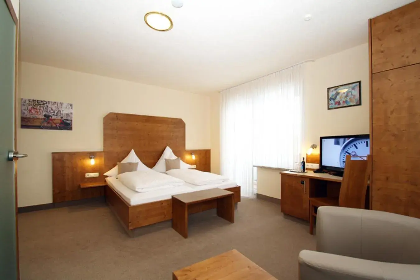 Double Room - single occupancy in Hotel-Restaurant Gasthaus Bonimeier Double Room - single occupancy in Hotel-Restaurant Gasthaus Bonimeier