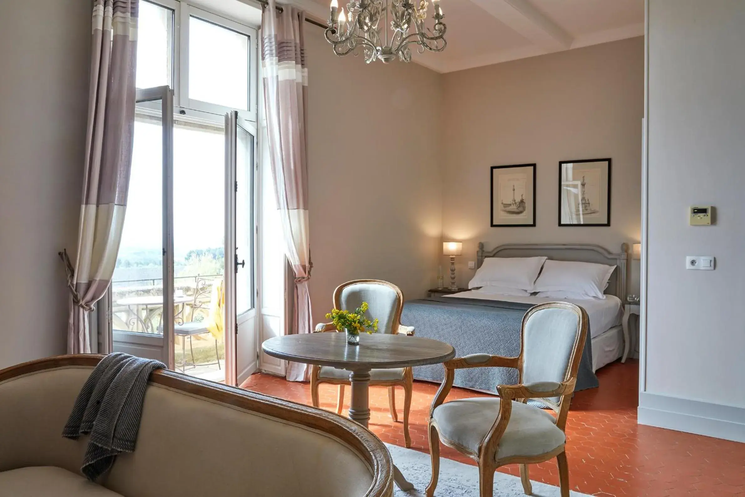 Suite with Terrace in Château Les Carrasses Suite with Terrace in Château Les Carrasses