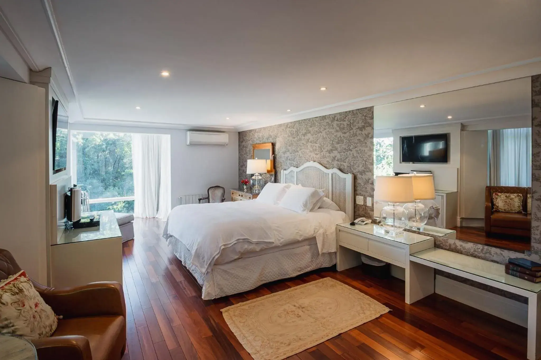 Suite with Hot Tub in Hotel Estalagem St. Hubertus Suite with Hot Tub in Hotel Estalagem St. Hubertus