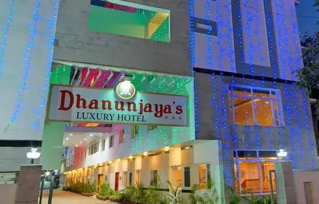 Dhanunjayas Luxury Hotel Dhanunjayas Luxury Hotel