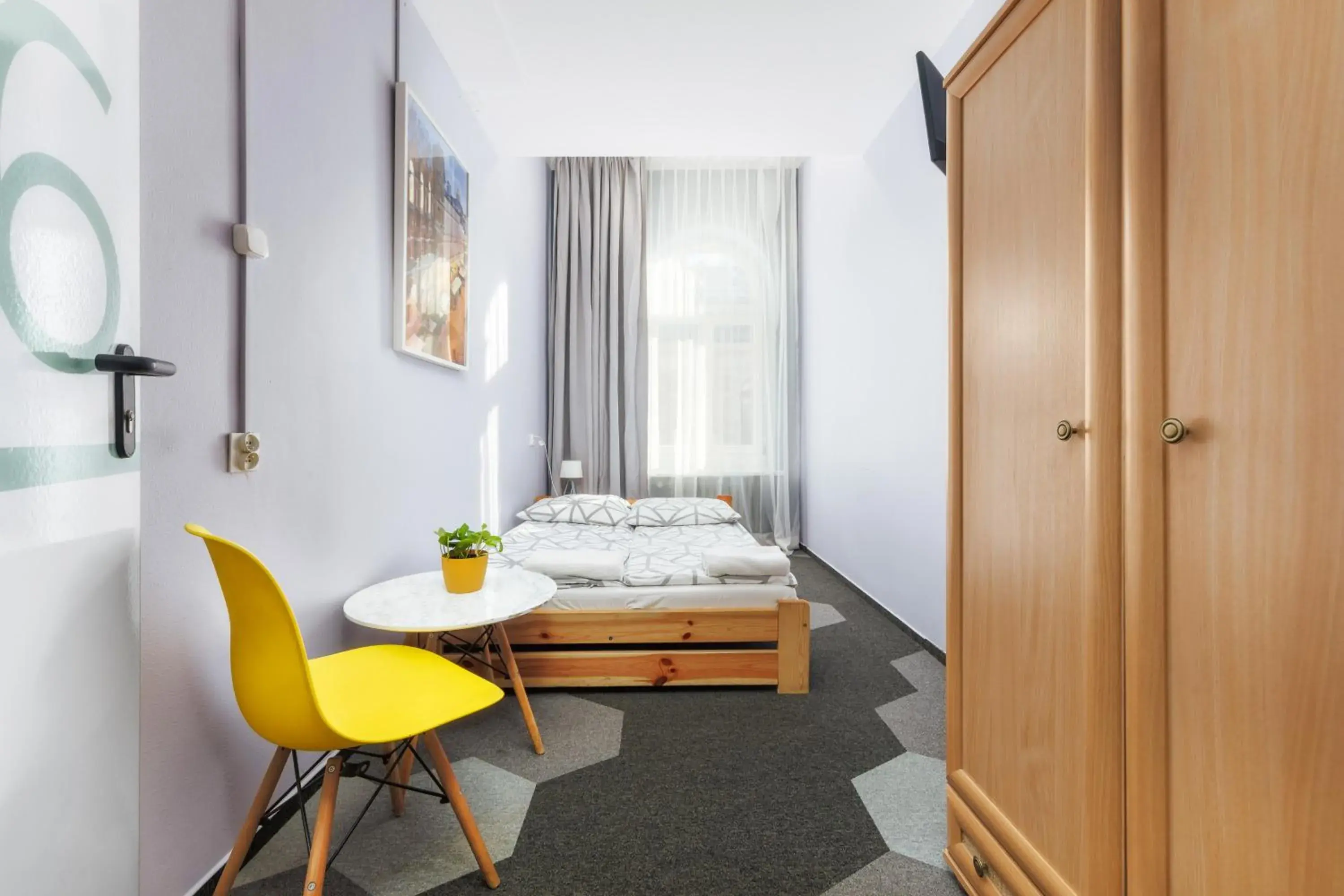 Double Room with Shared Bathroom in Moon Hostel Warszawa Double Room with Shared Bathroom in Moon Hostel Warszawa