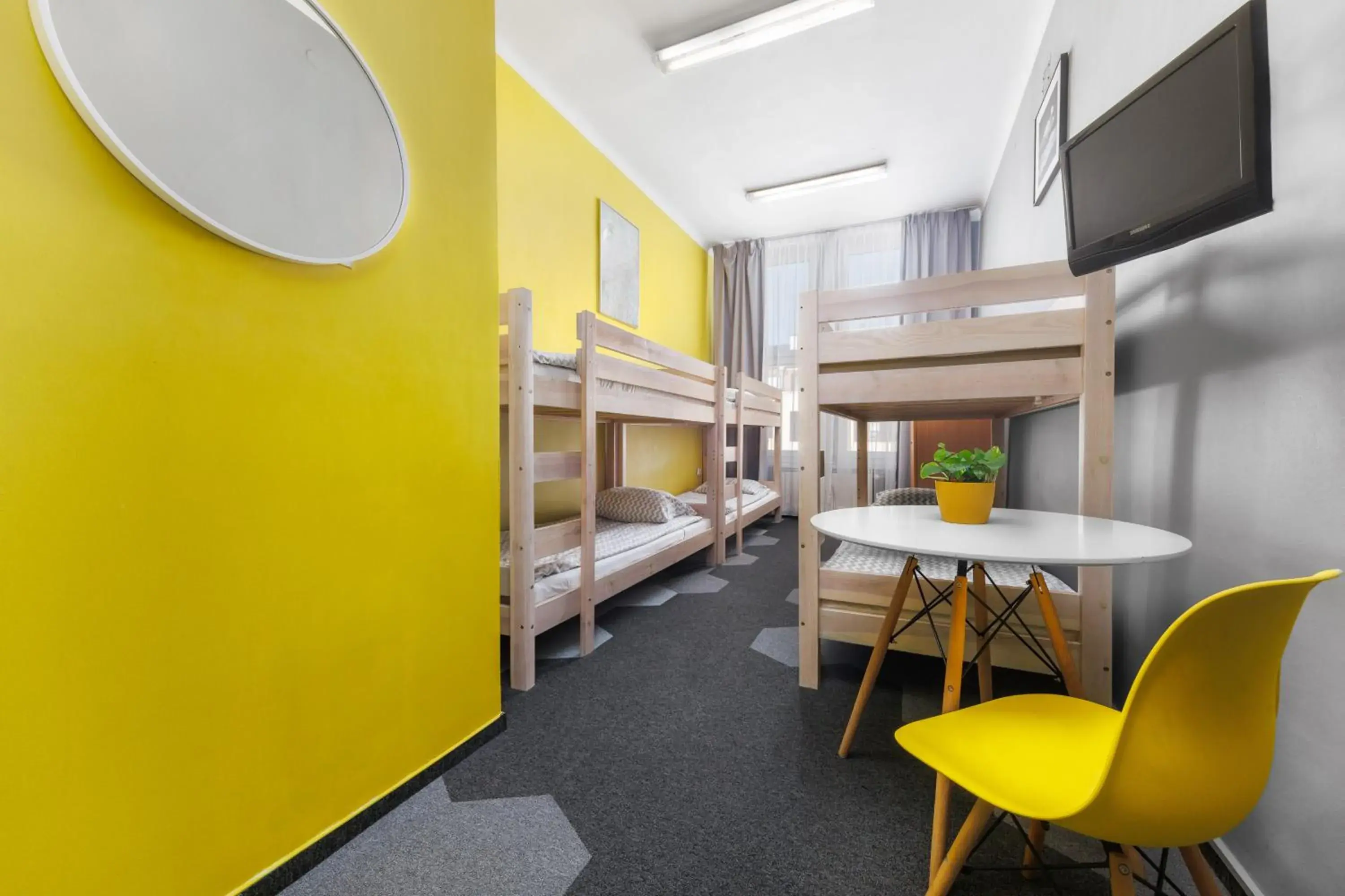 Dormitory Room with Shared Bathroom (6 Adults) in Moon Hostel Warszawa Dormitory Room with Shared Bathroom (6 Adults) in Moon Hostel Warszawa